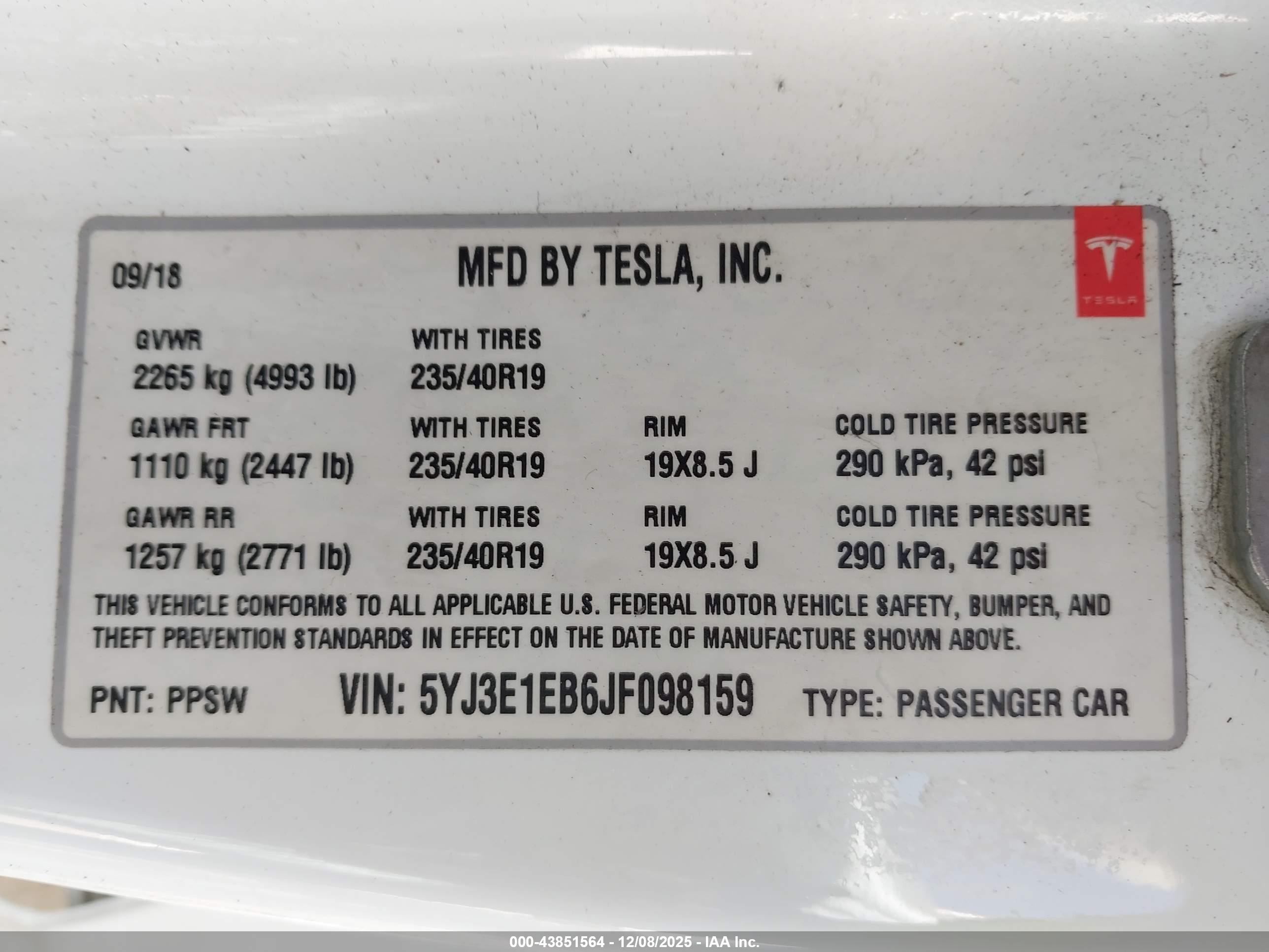 TESLA MODEL image 9