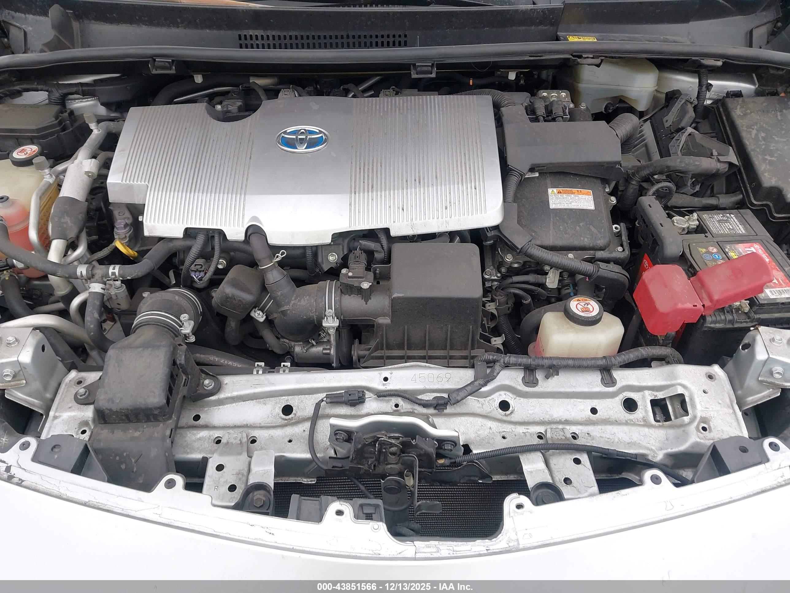 TOYOTA PRIUS image 10