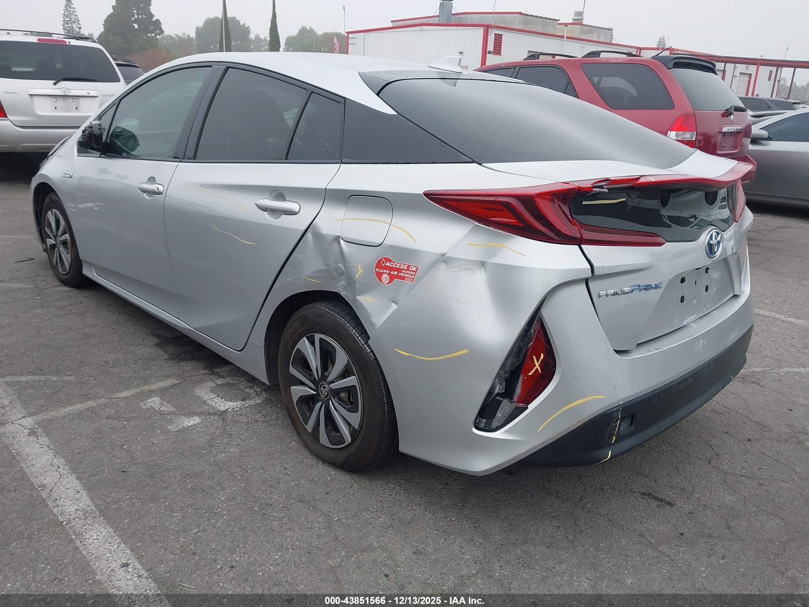 TOYOTA PRIUS image 3