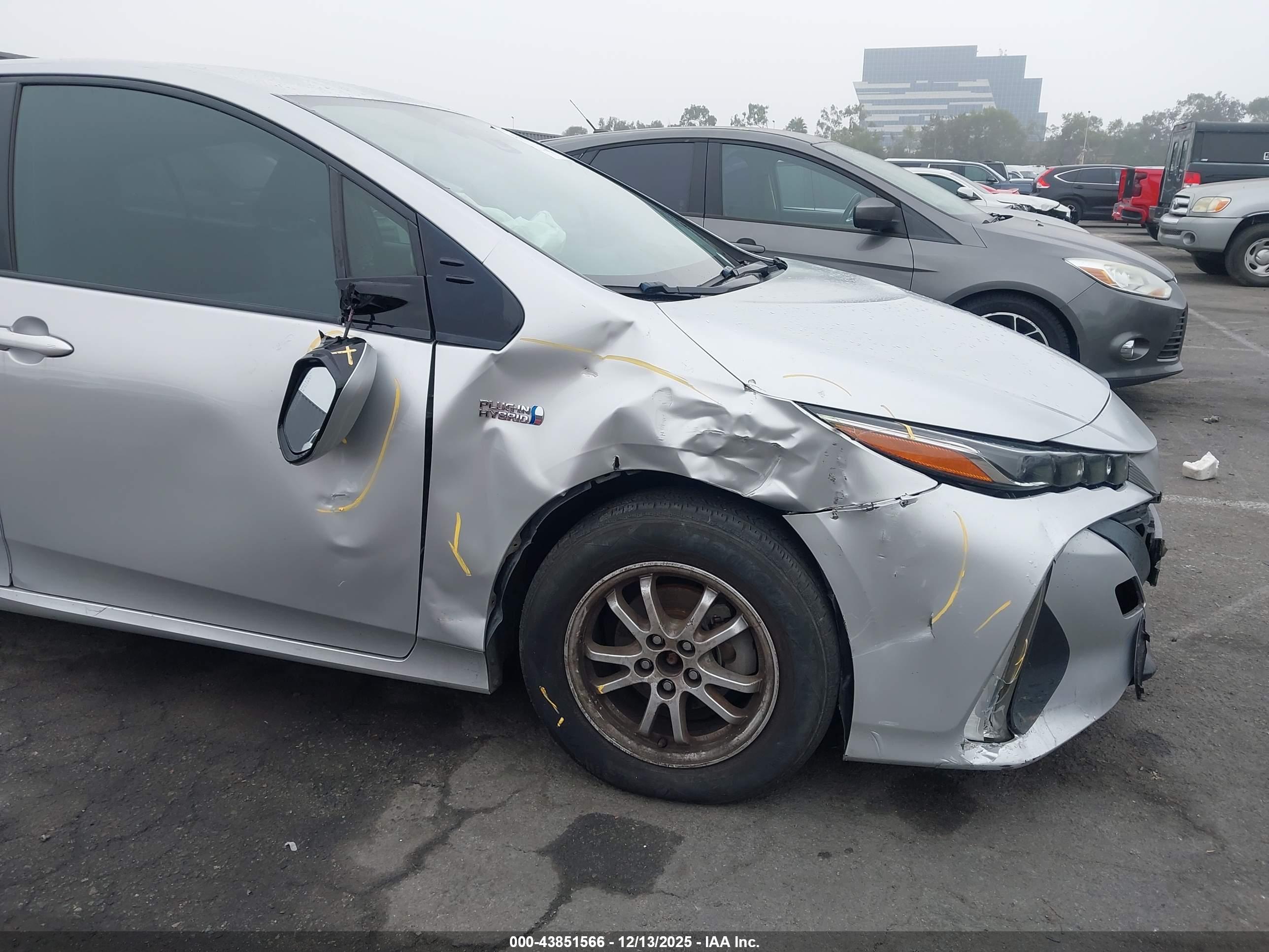 TOYOTA PRIUS image 6