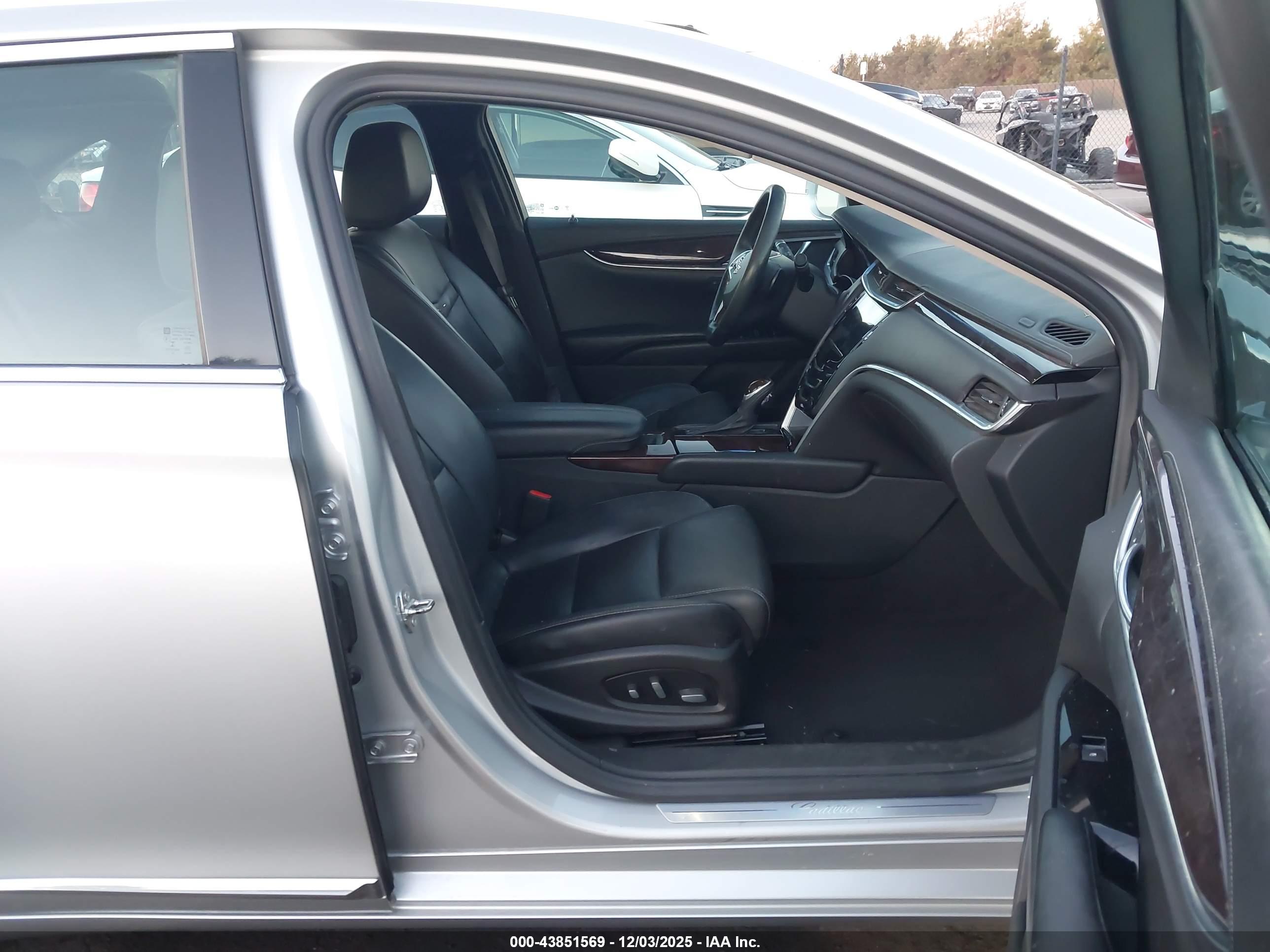 CADILLAC XTS image 5