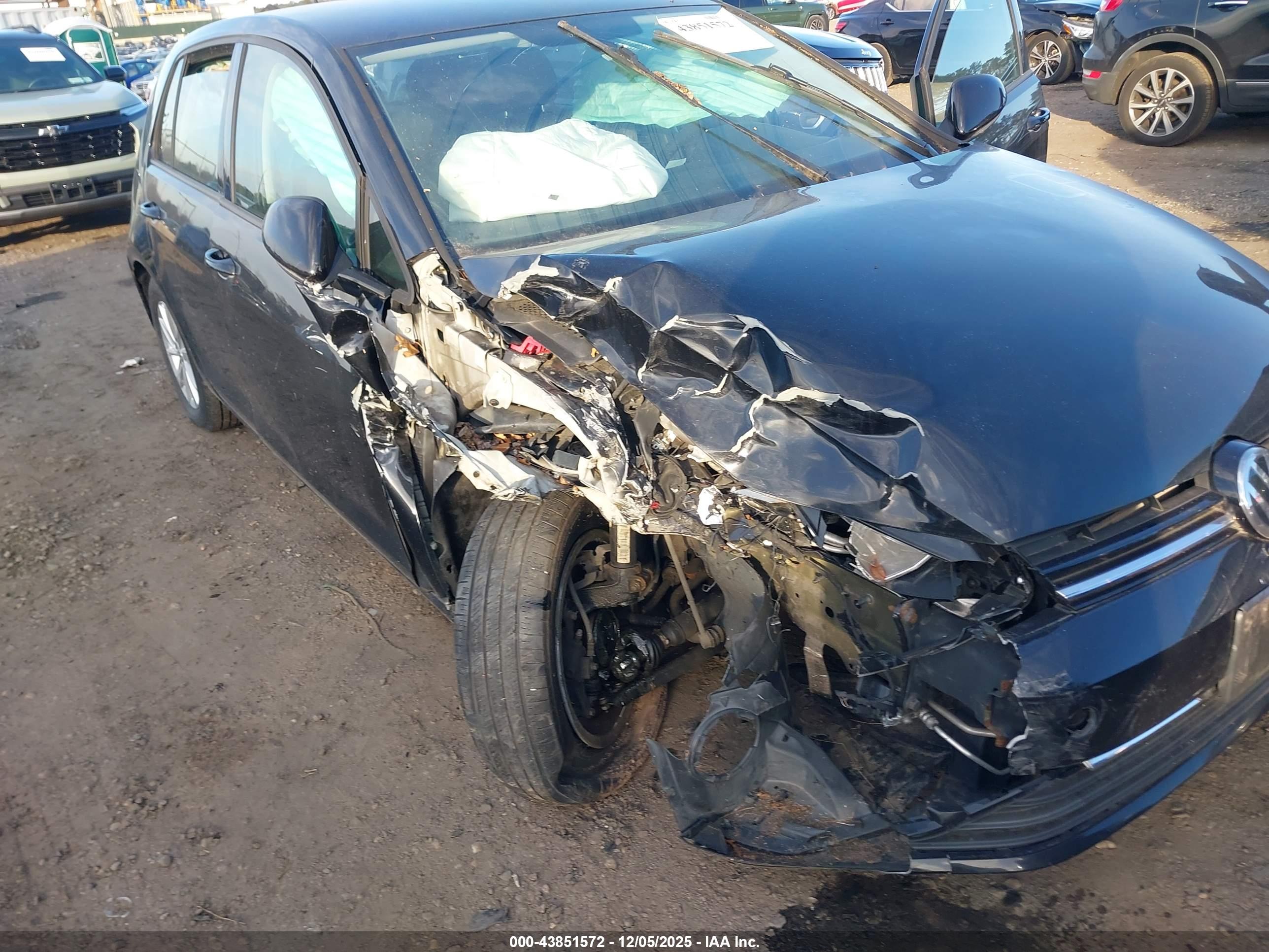 VOLKSWAGEN GOLF image 10
