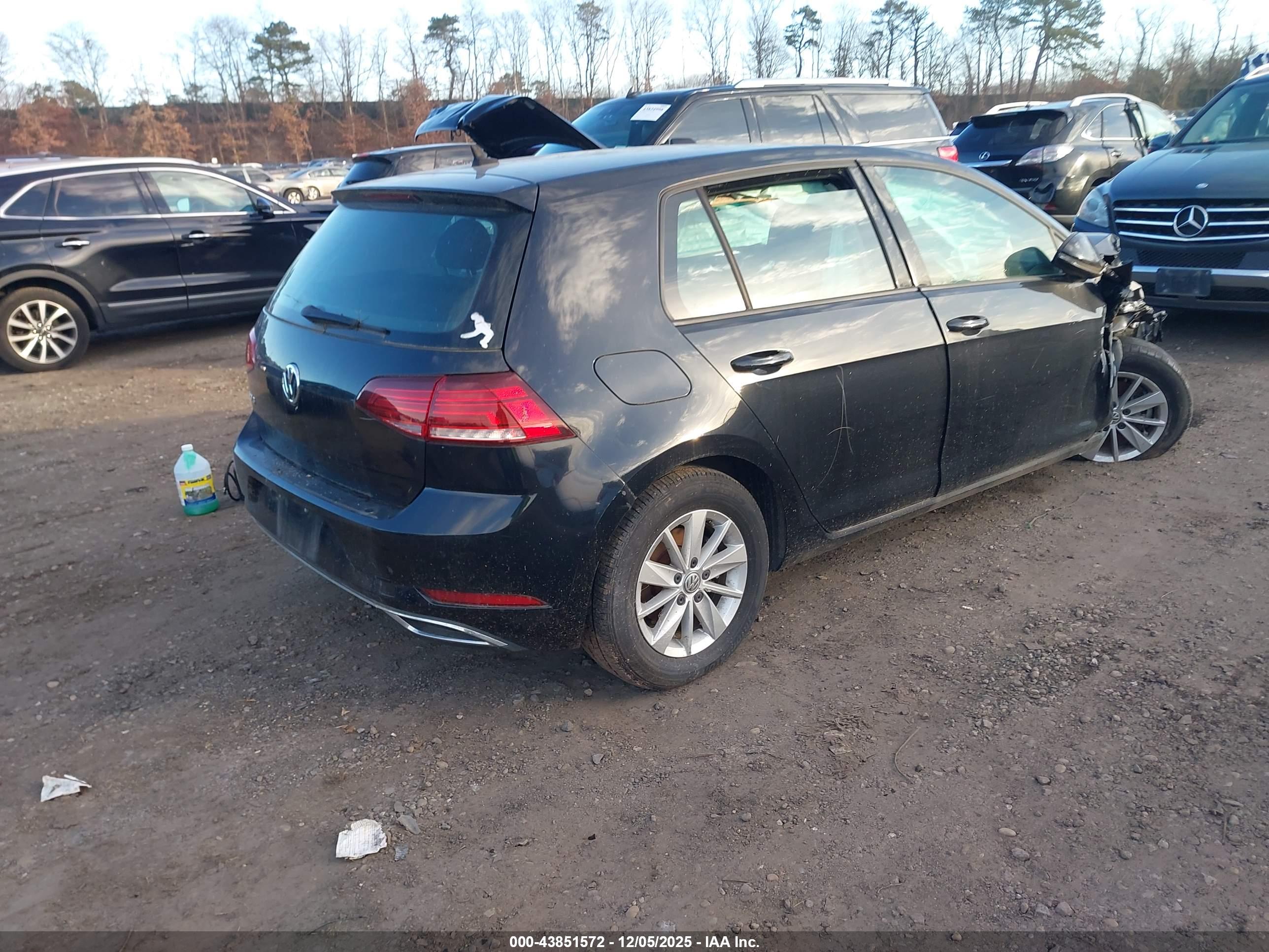 VOLKSWAGEN GOLF image 4