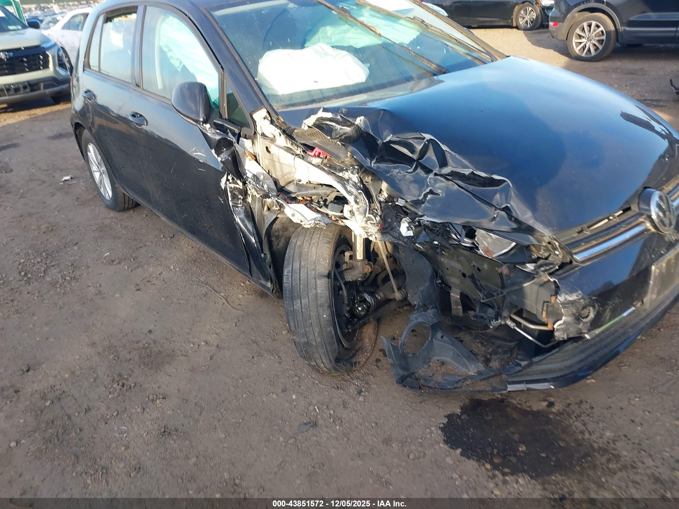 VOLKSWAGEN GOLF image 6