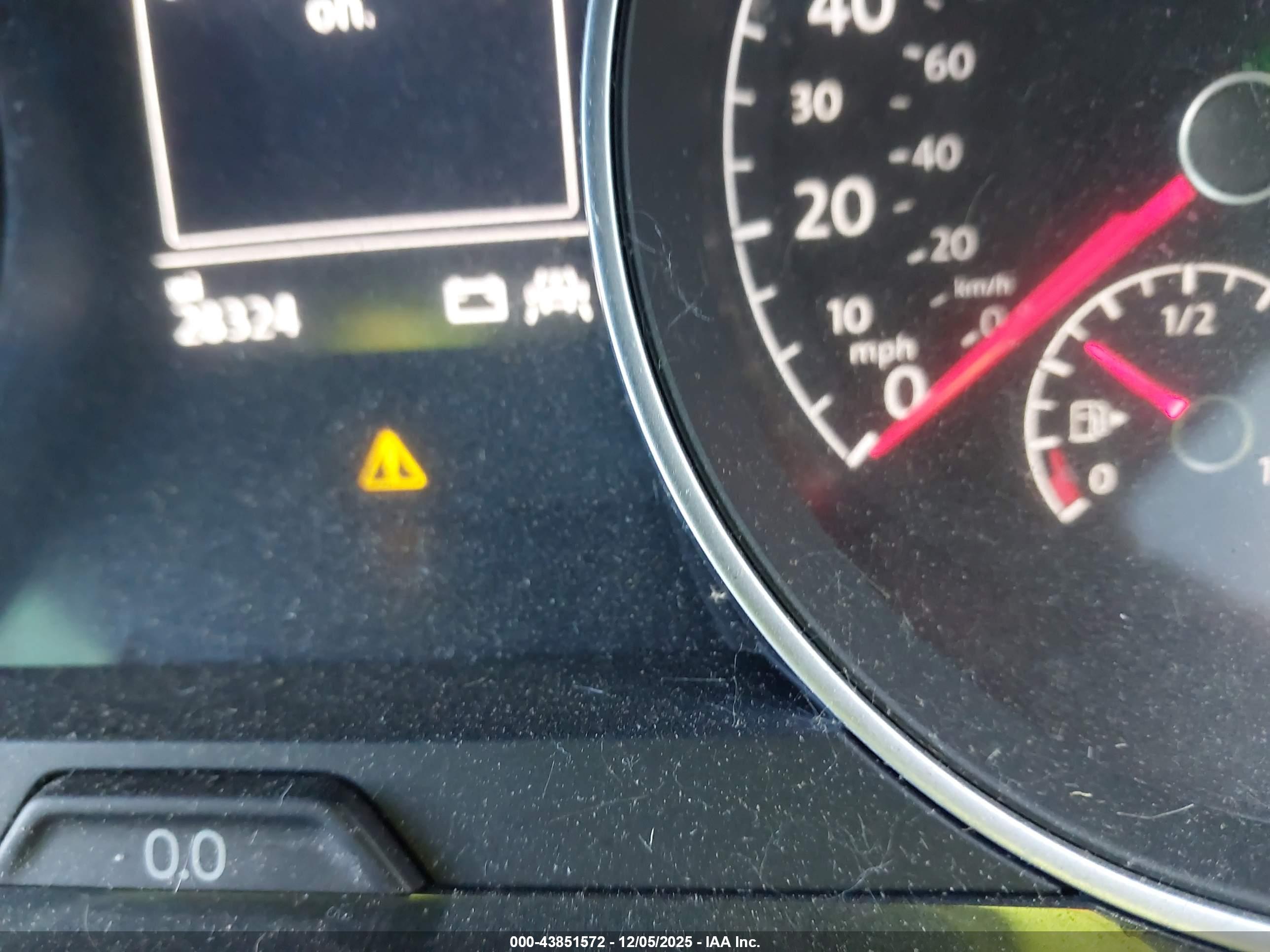 VOLKSWAGEN GOLF image 7