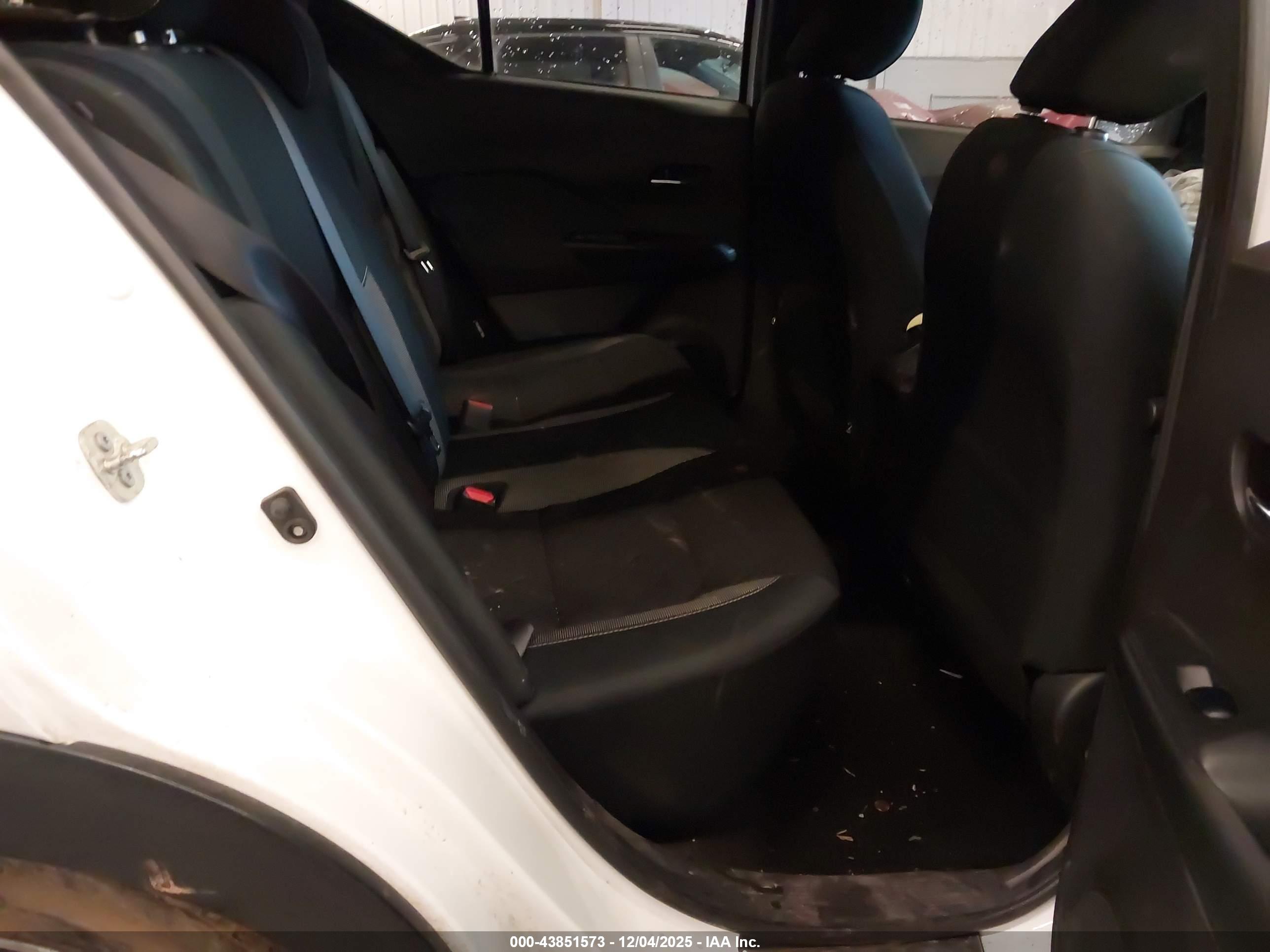 NISSAN KICKS image 8