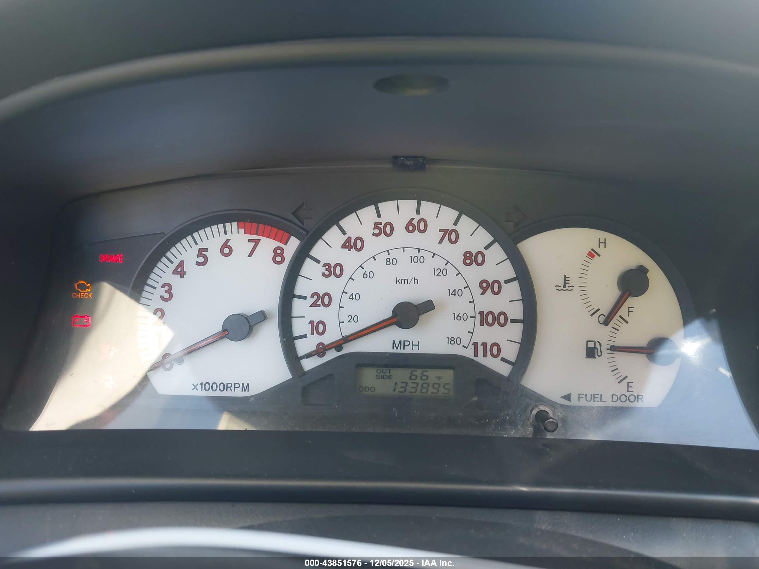 TOYOTA COROLLA image 7
