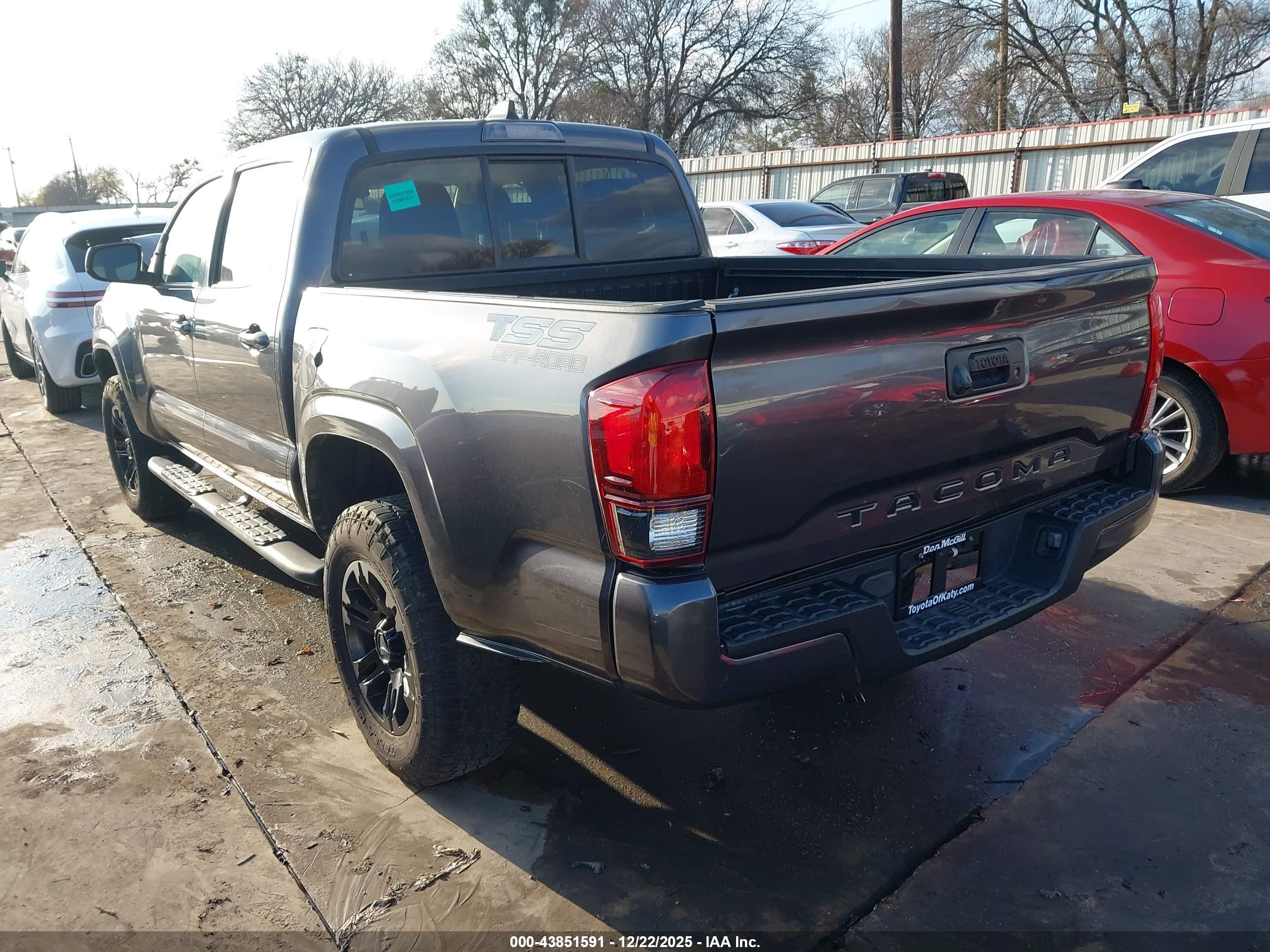 TOYOTA TACOMA image 3