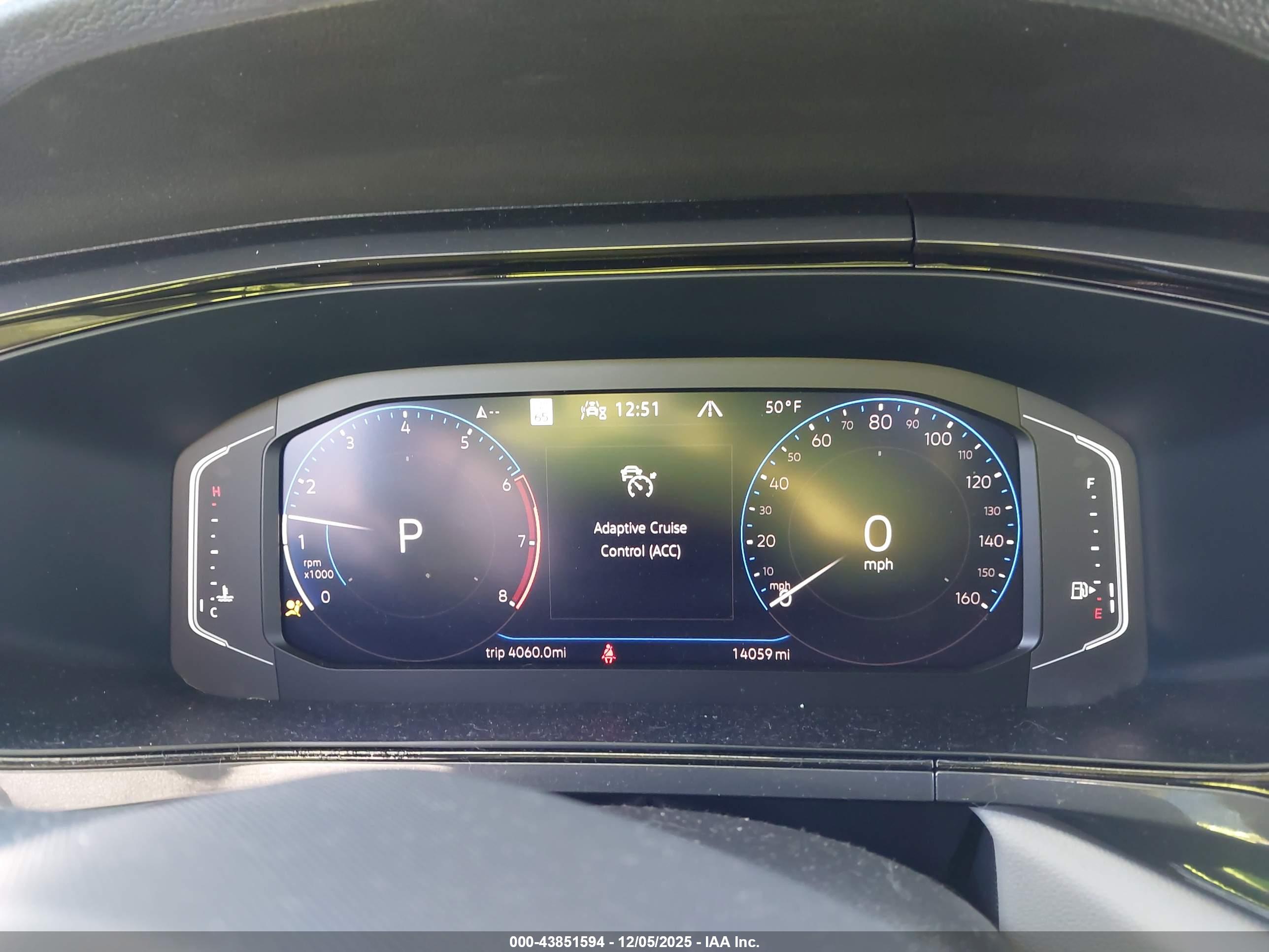 VOLKSWAGEN TAOS image 7