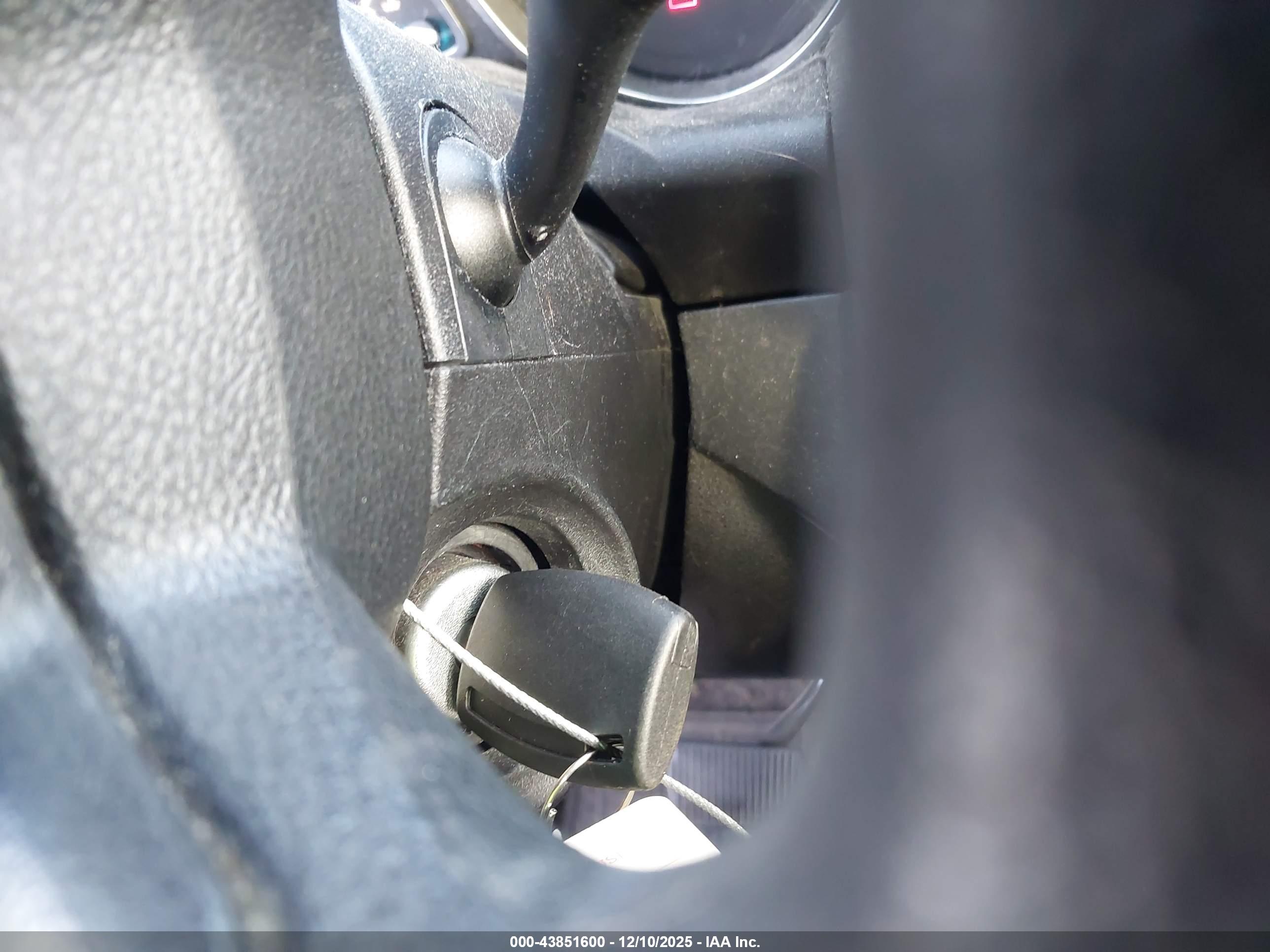 FORD ESCAPE image 11