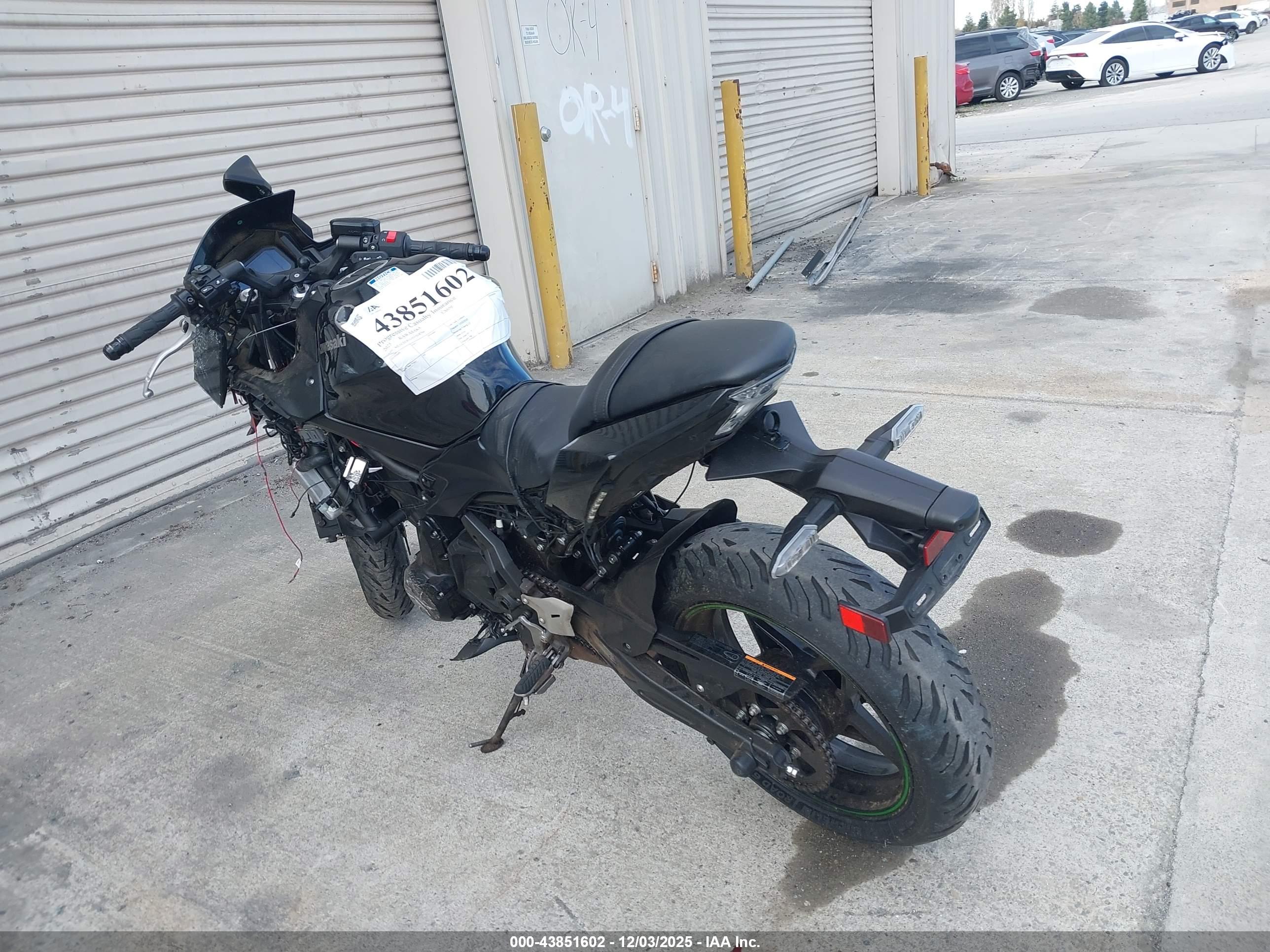 KAWASAKI EX650 image 3