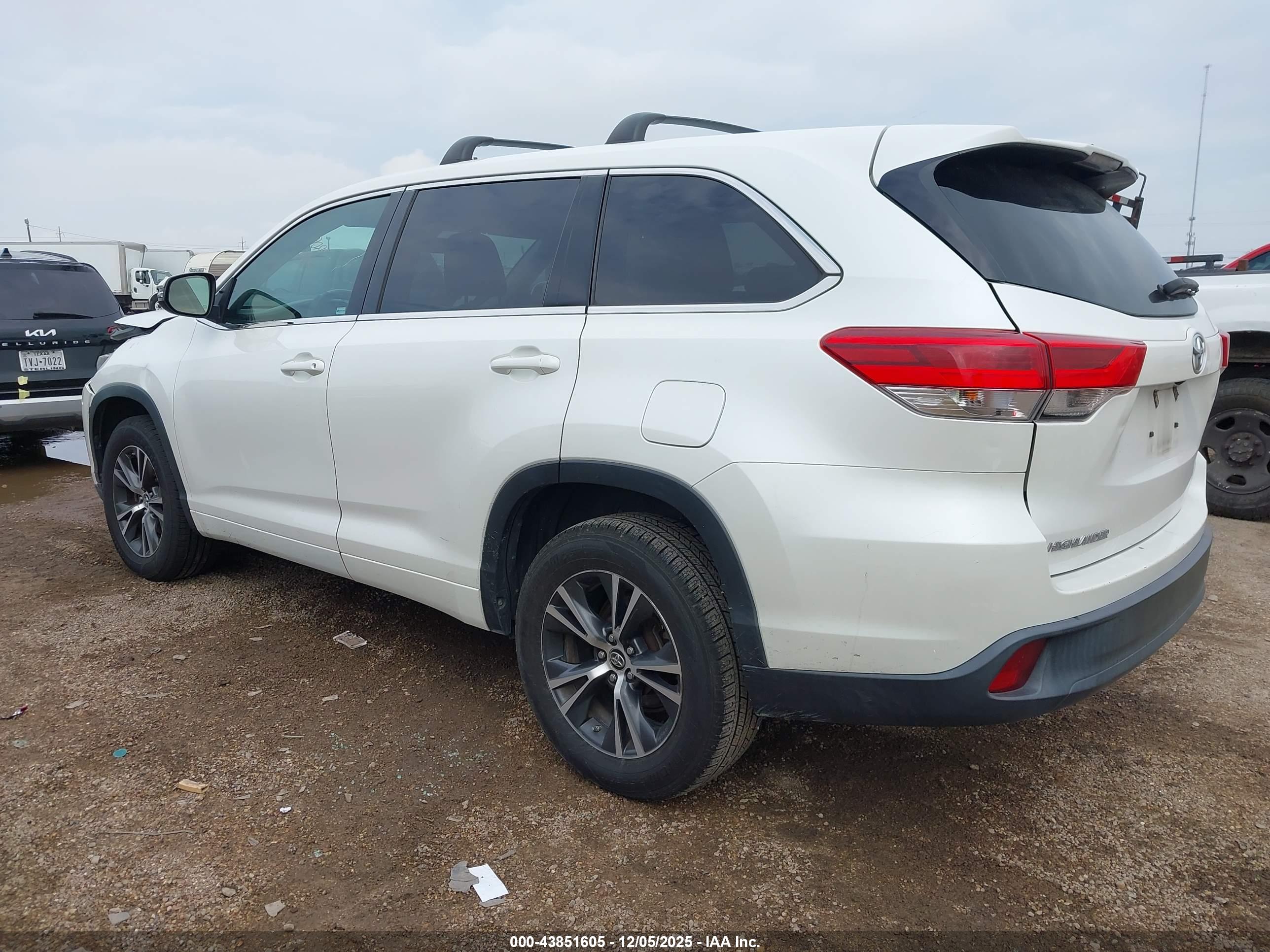 TOYOTA HIGHLANDER image 3