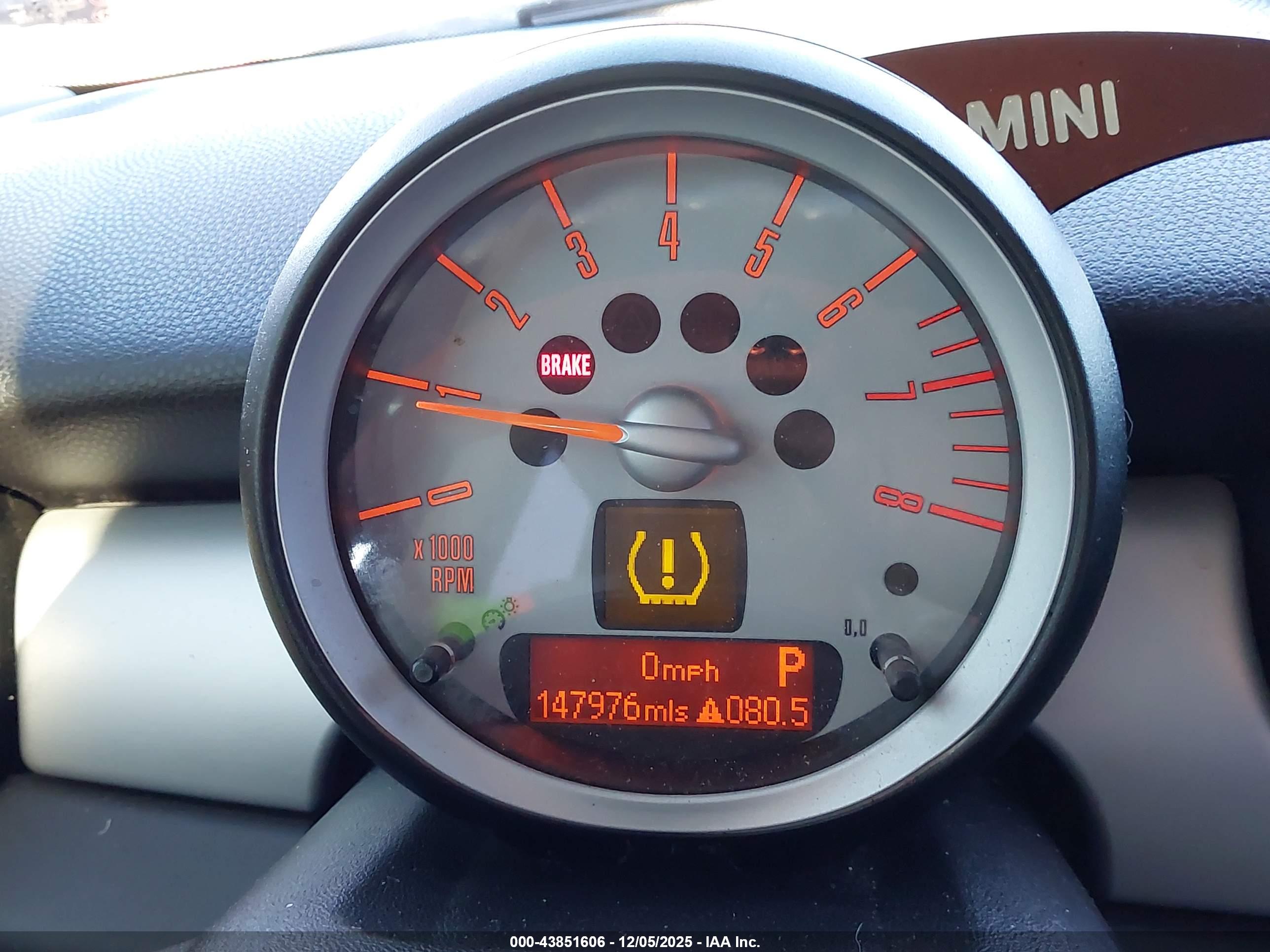 MINI COOPER image 7