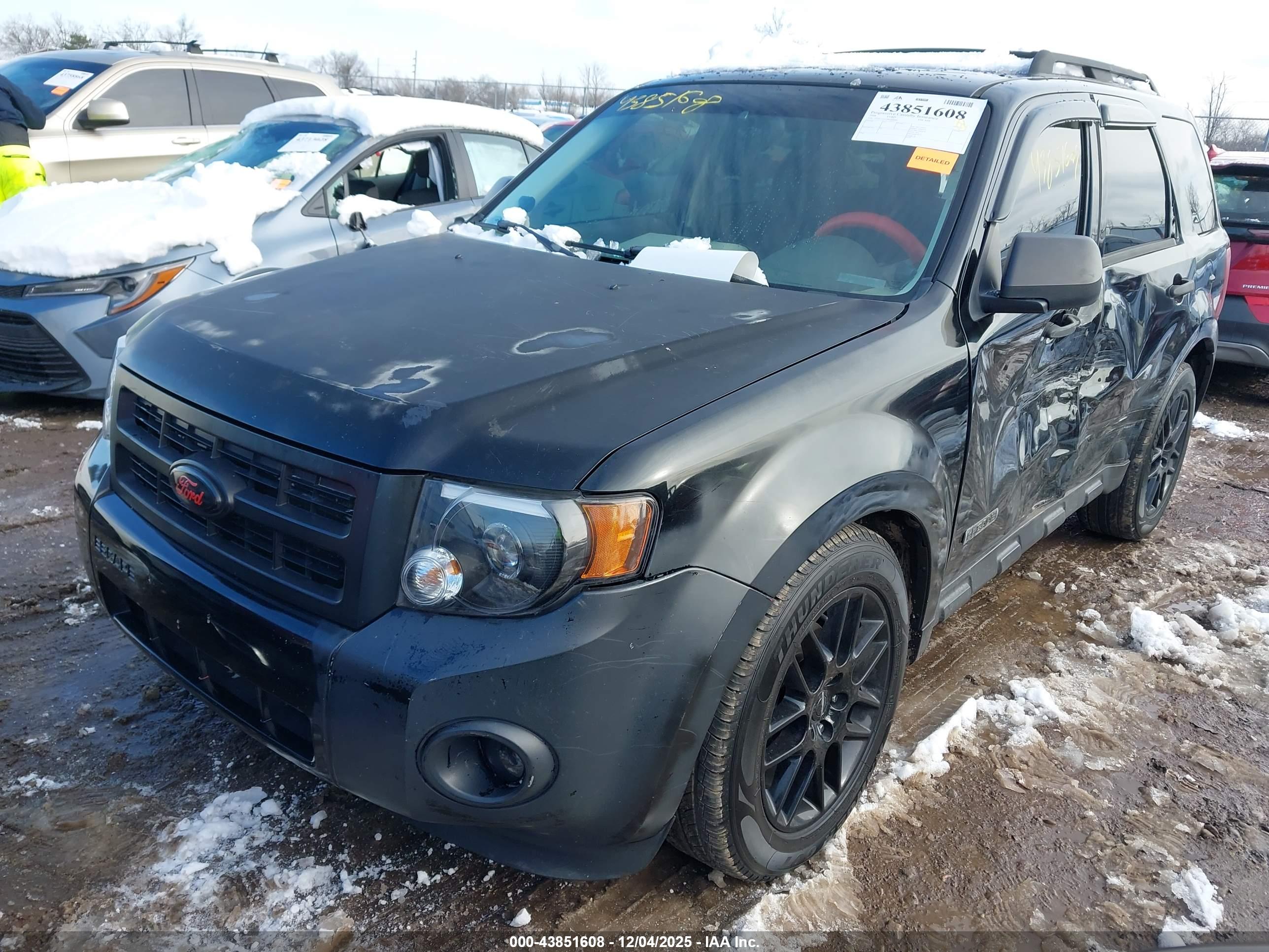 FORD ESCAPE image 2