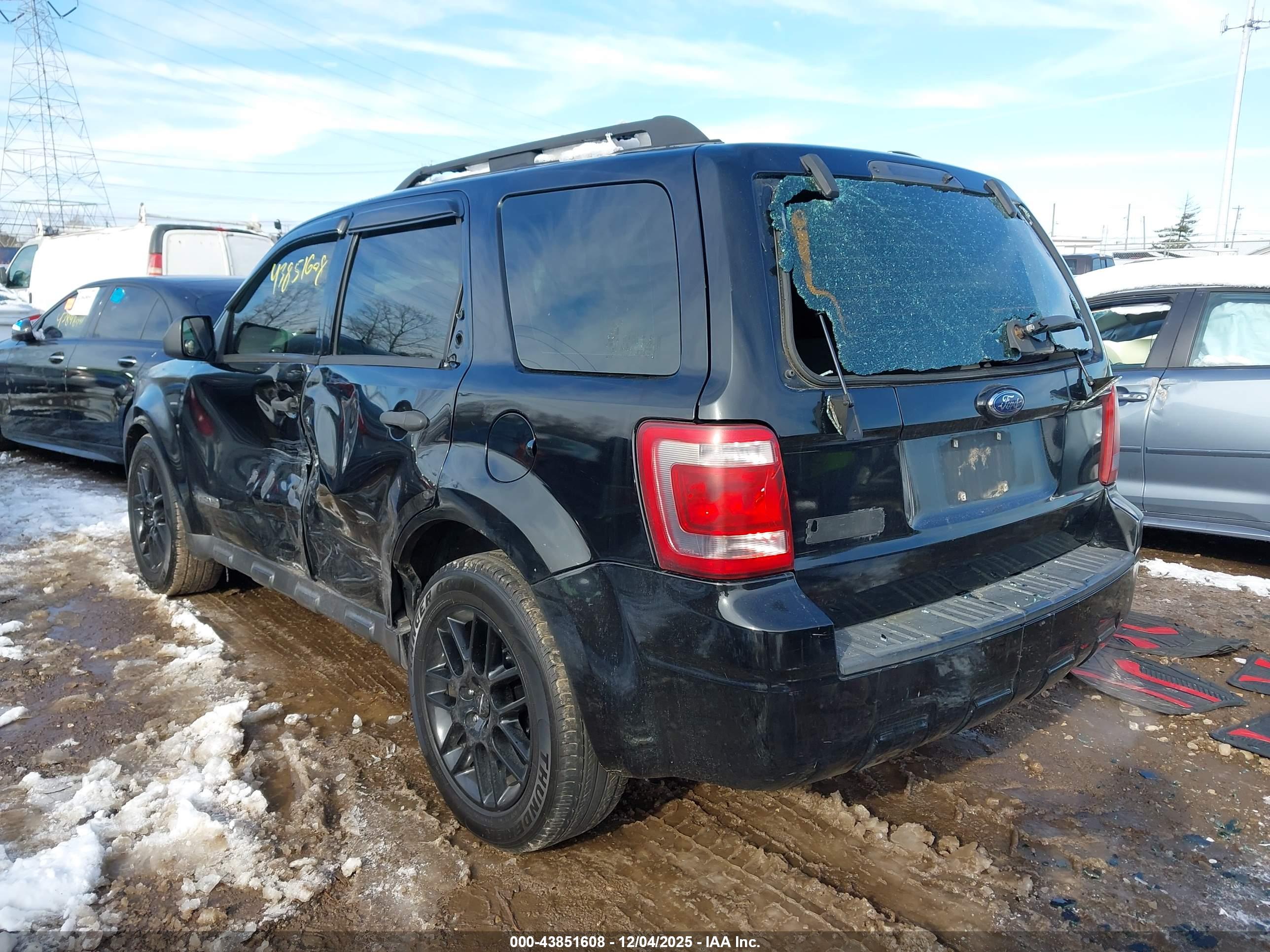 FORD ESCAPE image 3