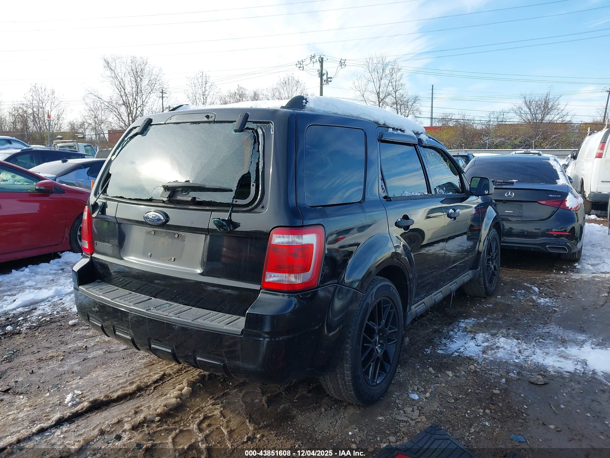 FORD ESCAPE image 4