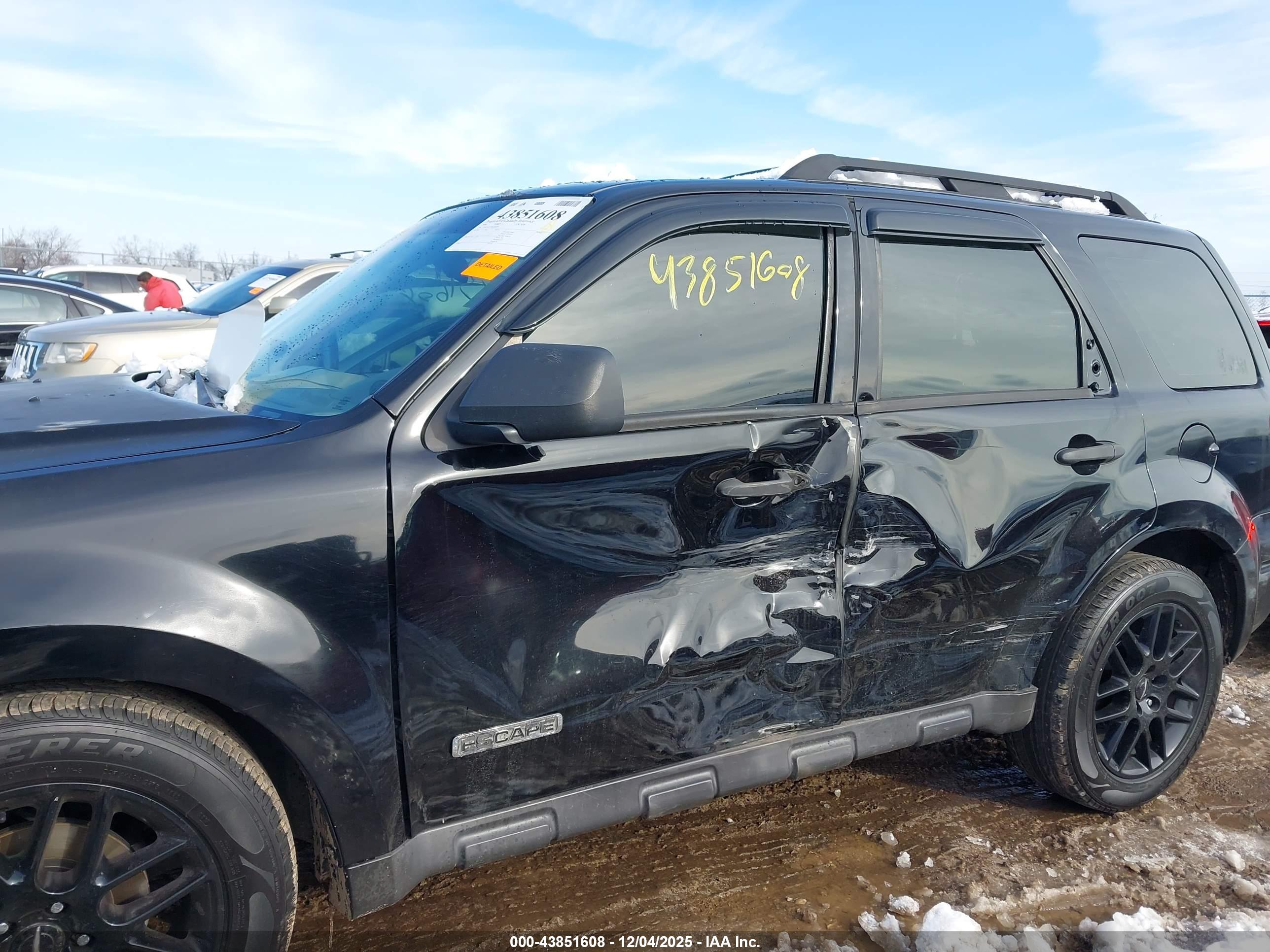 FORD ESCAPE image 6