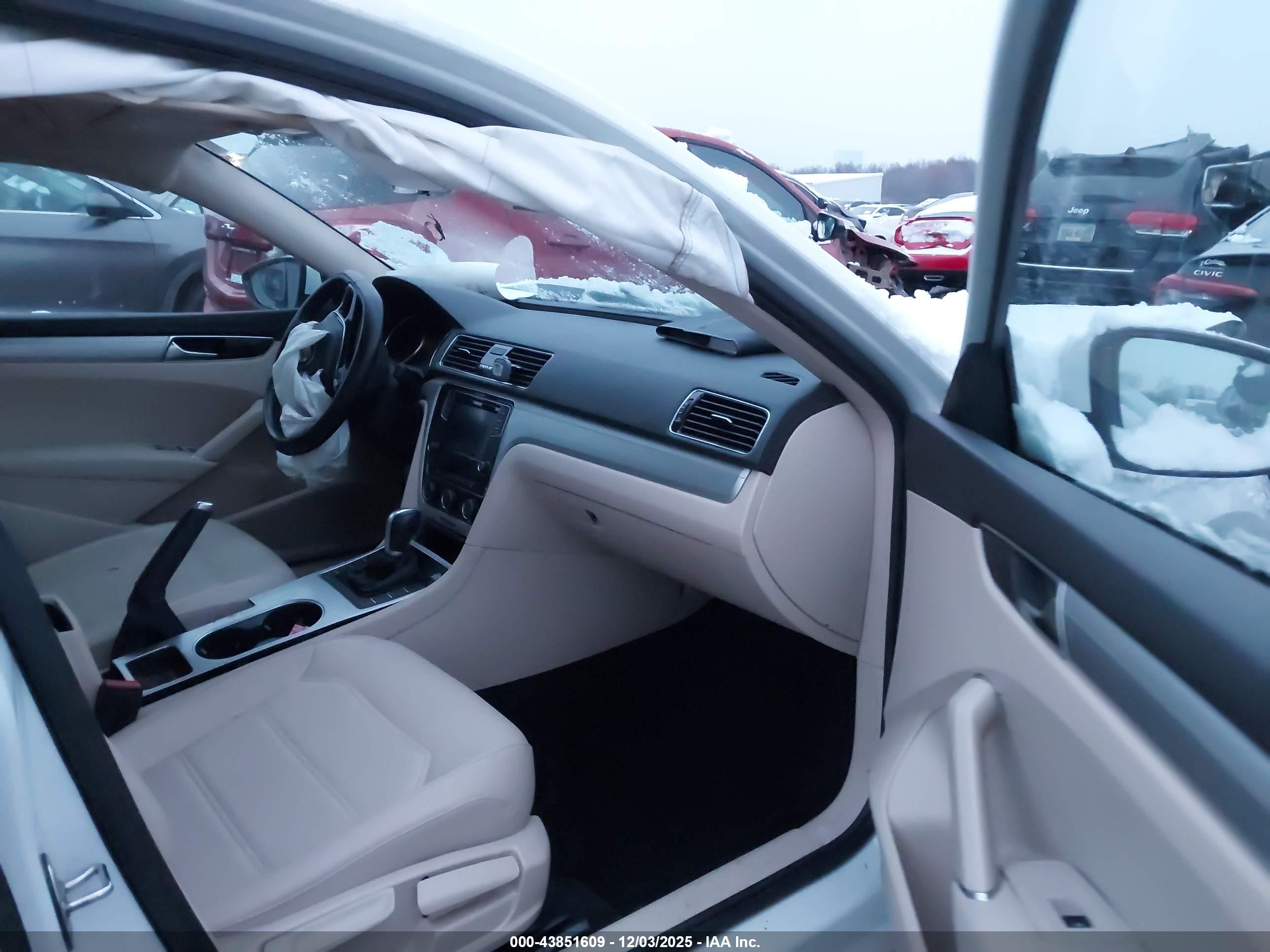 VOLKSWAGEN PASSAT image 5