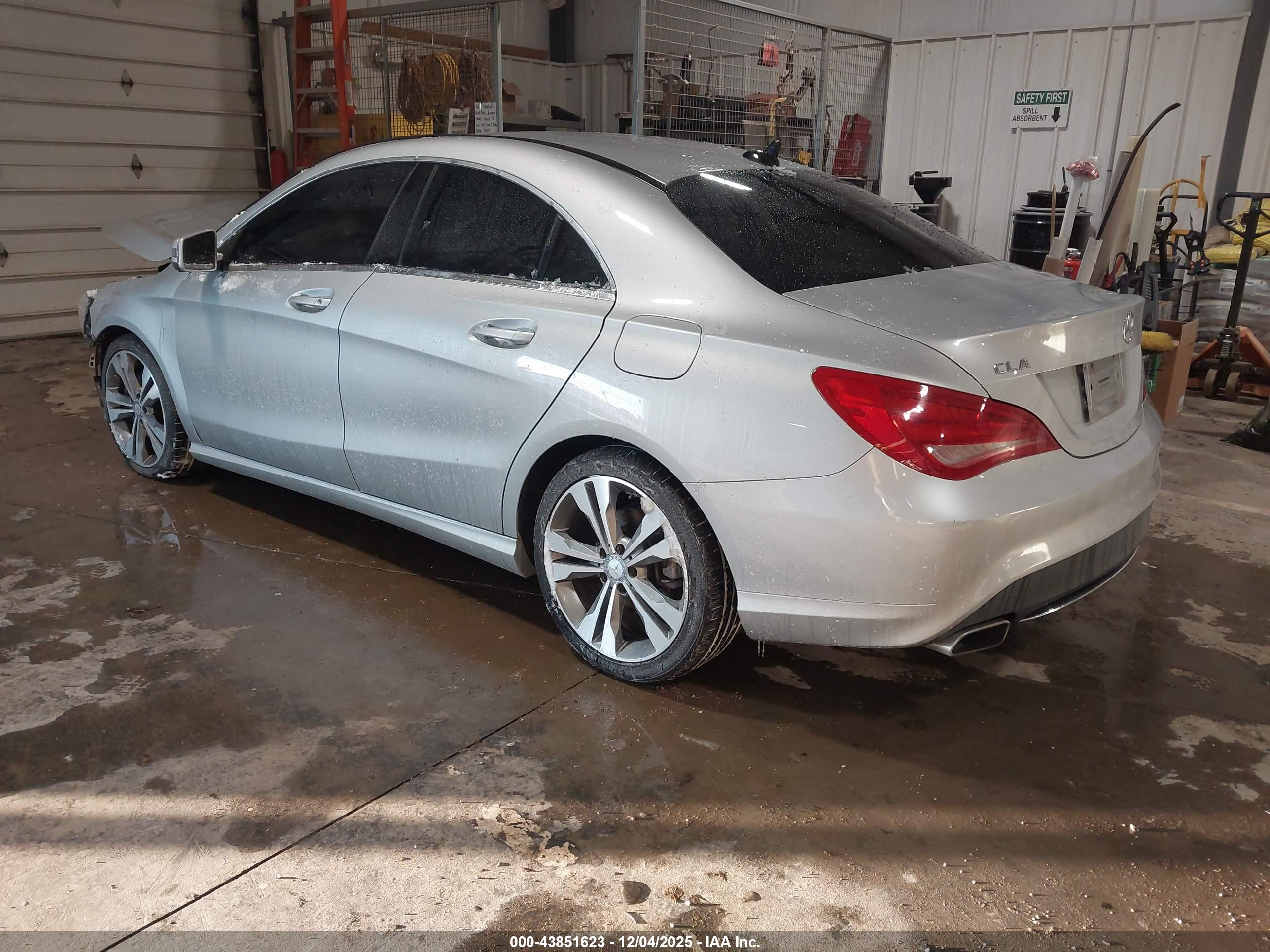 MERCEDES-BENZ CLA image 3