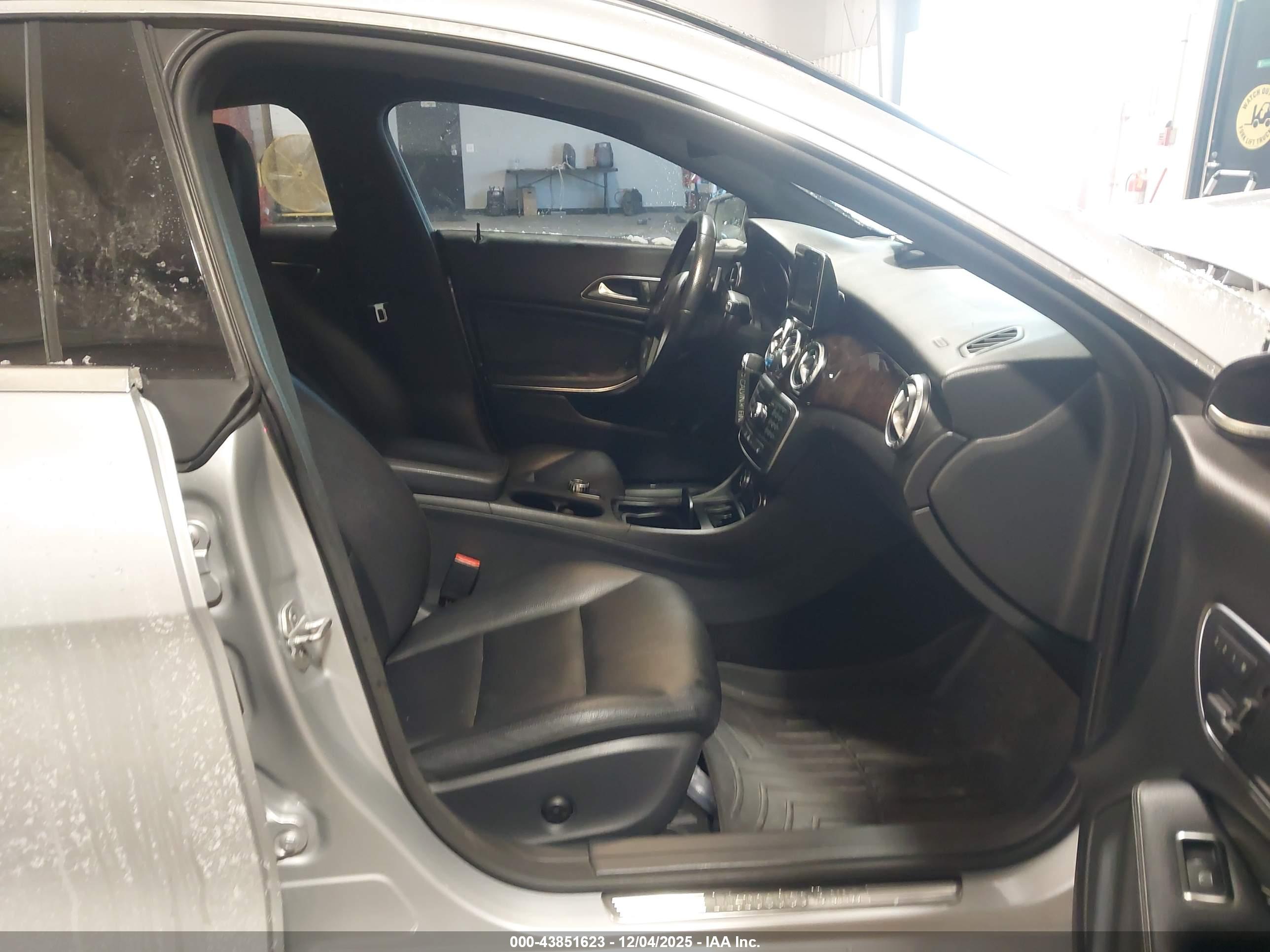 MERCEDES-BENZ CLA image 5
