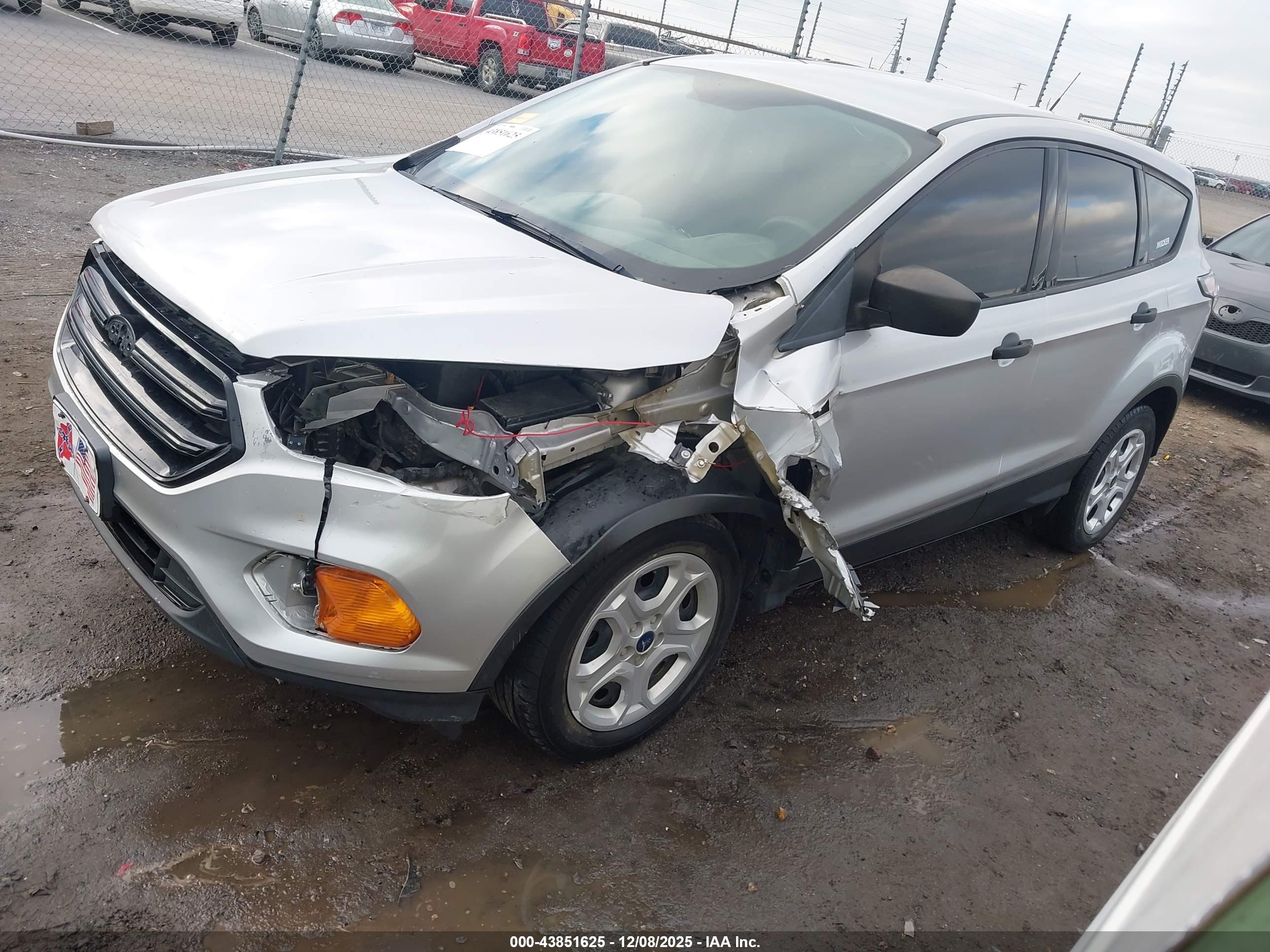 FORD ESCAPE image 2