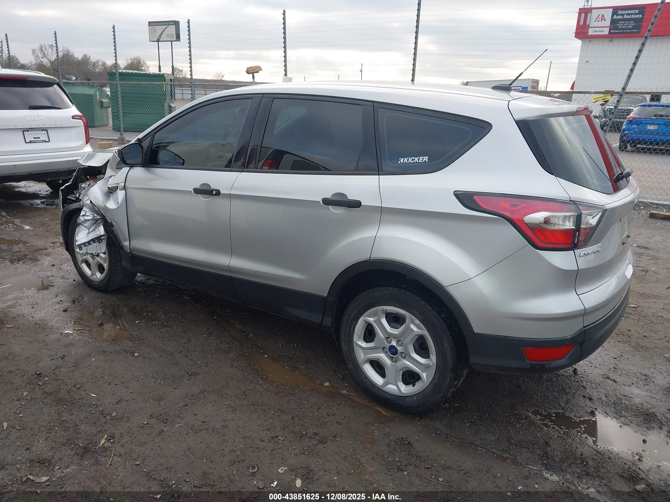 FORD ESCAPE image 3