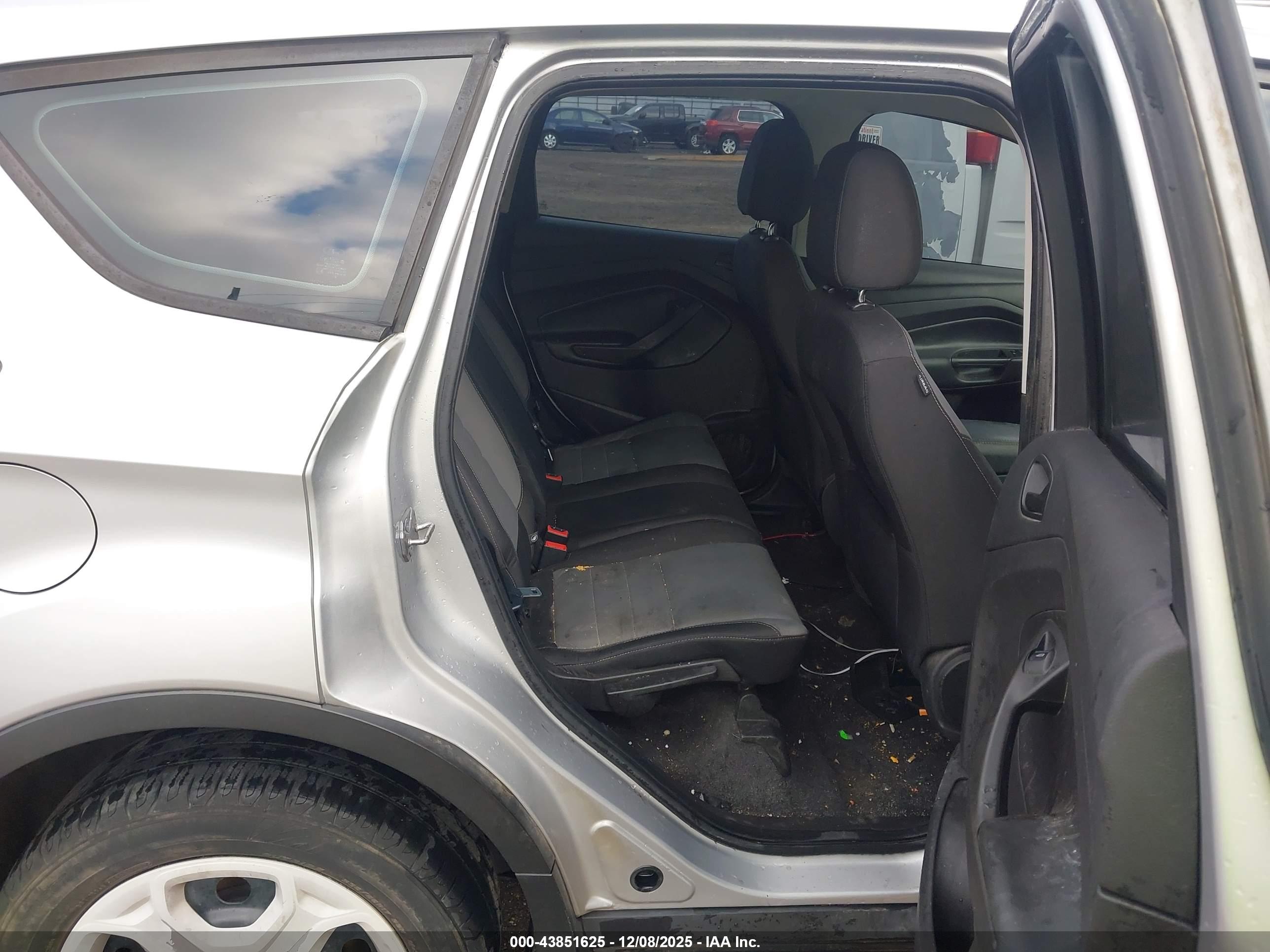 FORD ESCAPE image 8