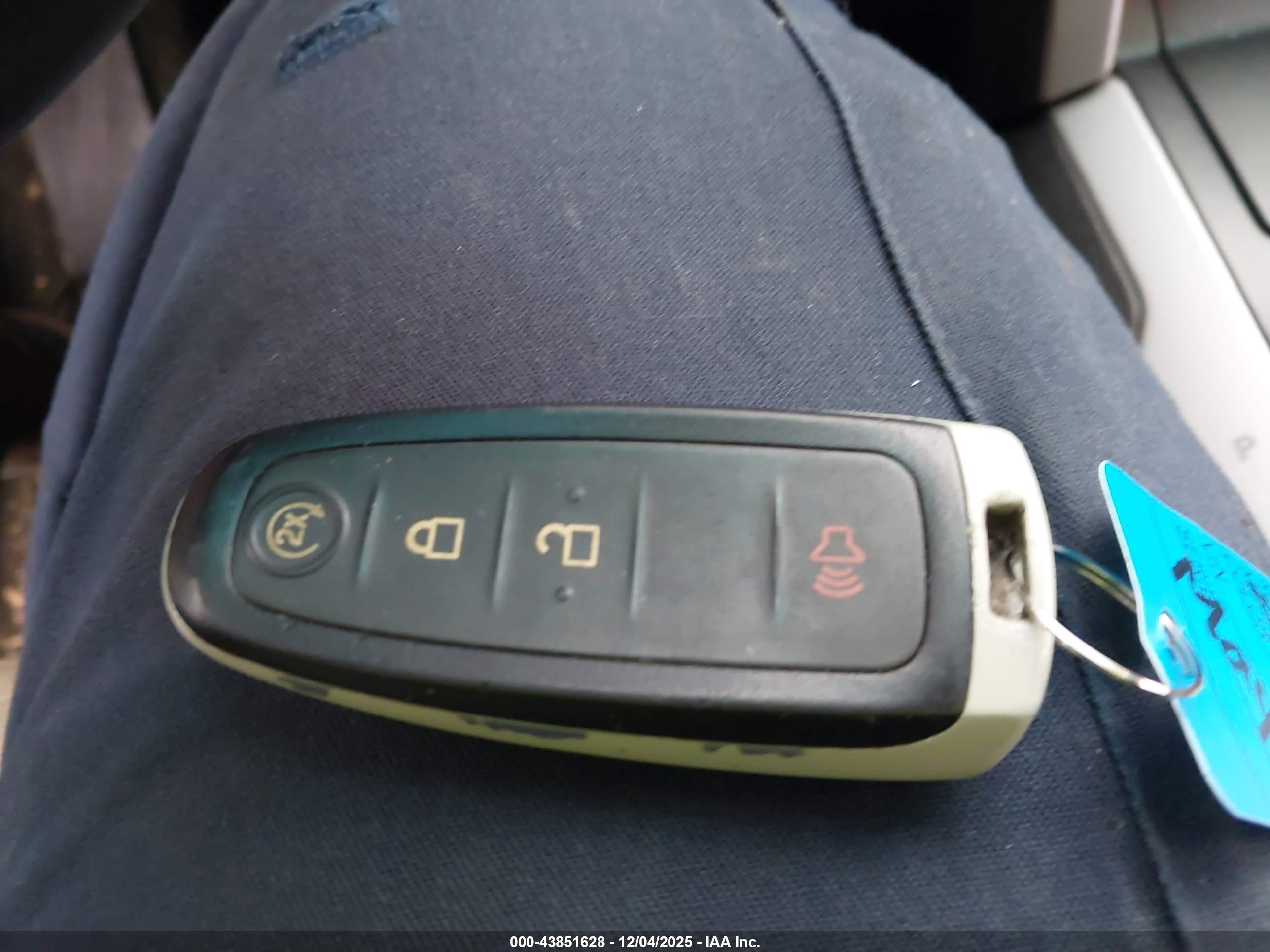 FORD EXPLORER image 11