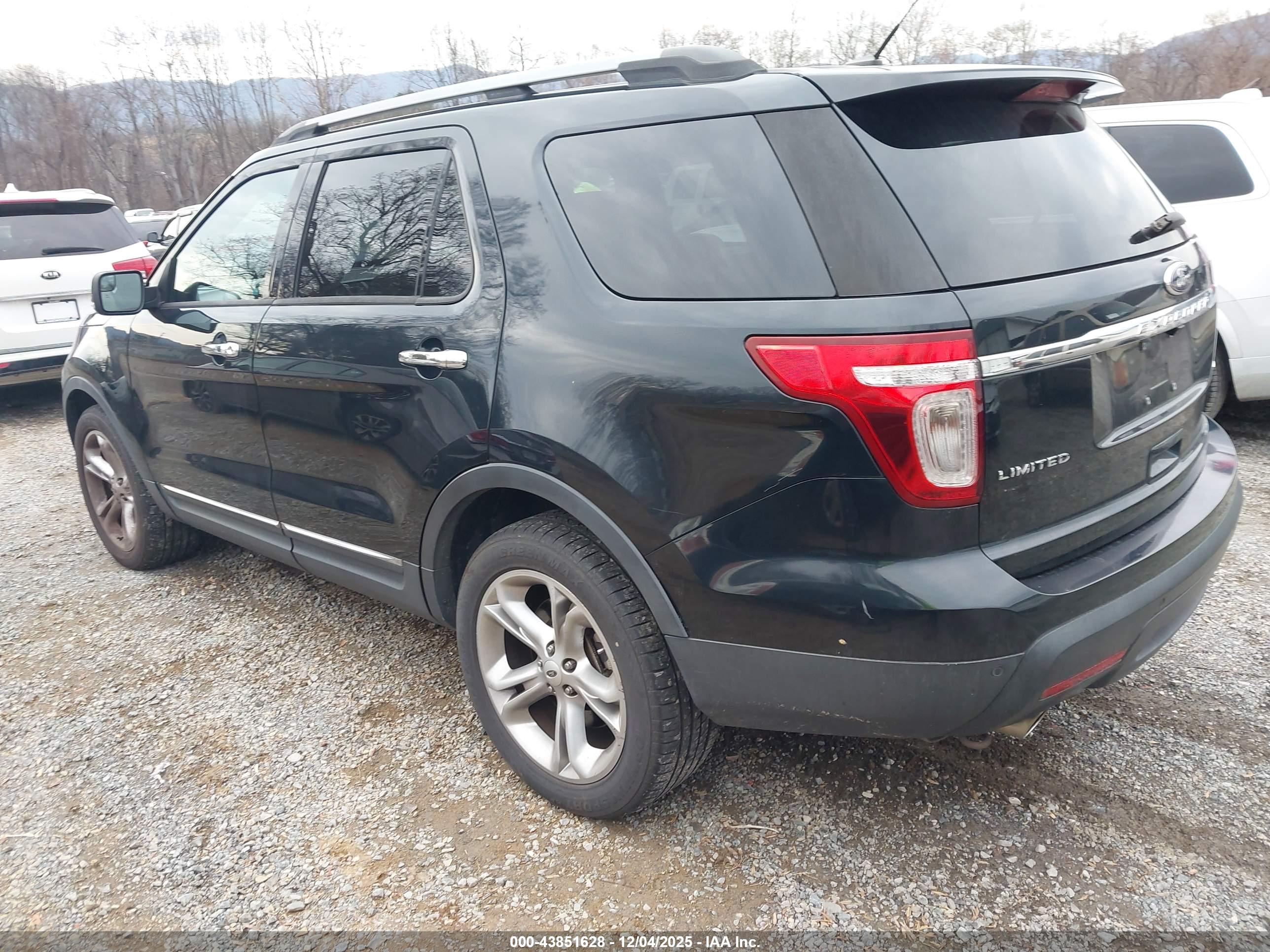 FORD EXPLORER image 3