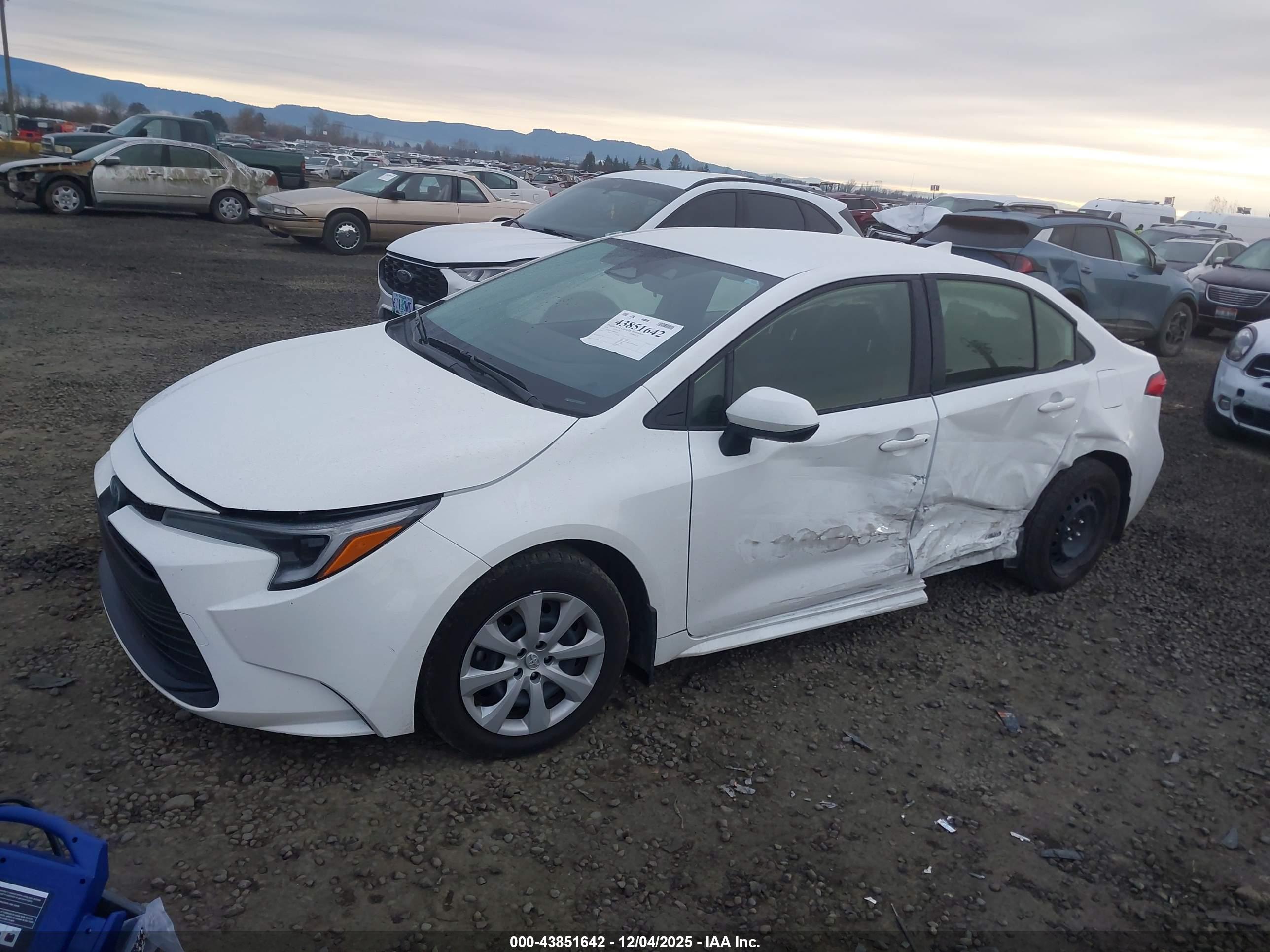 TOYOTA COROLLA image 2