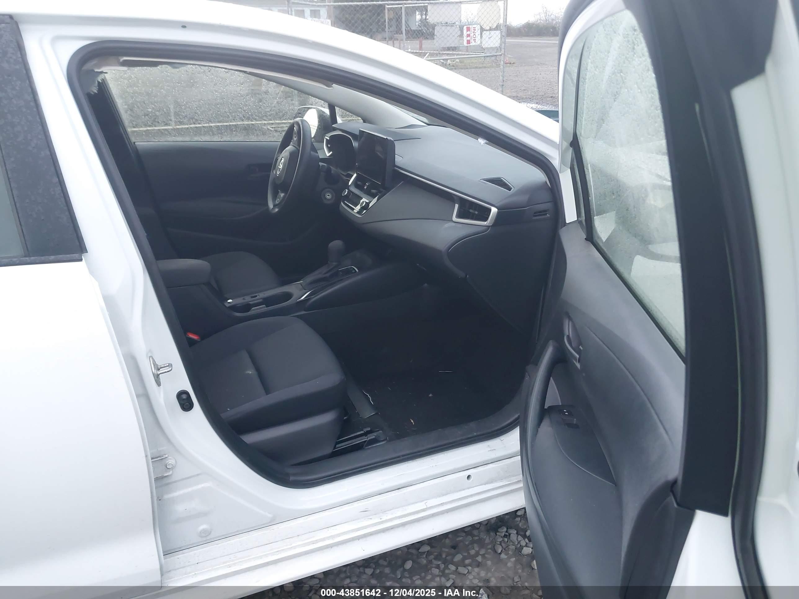 TOYOTA COROLLA image 5
