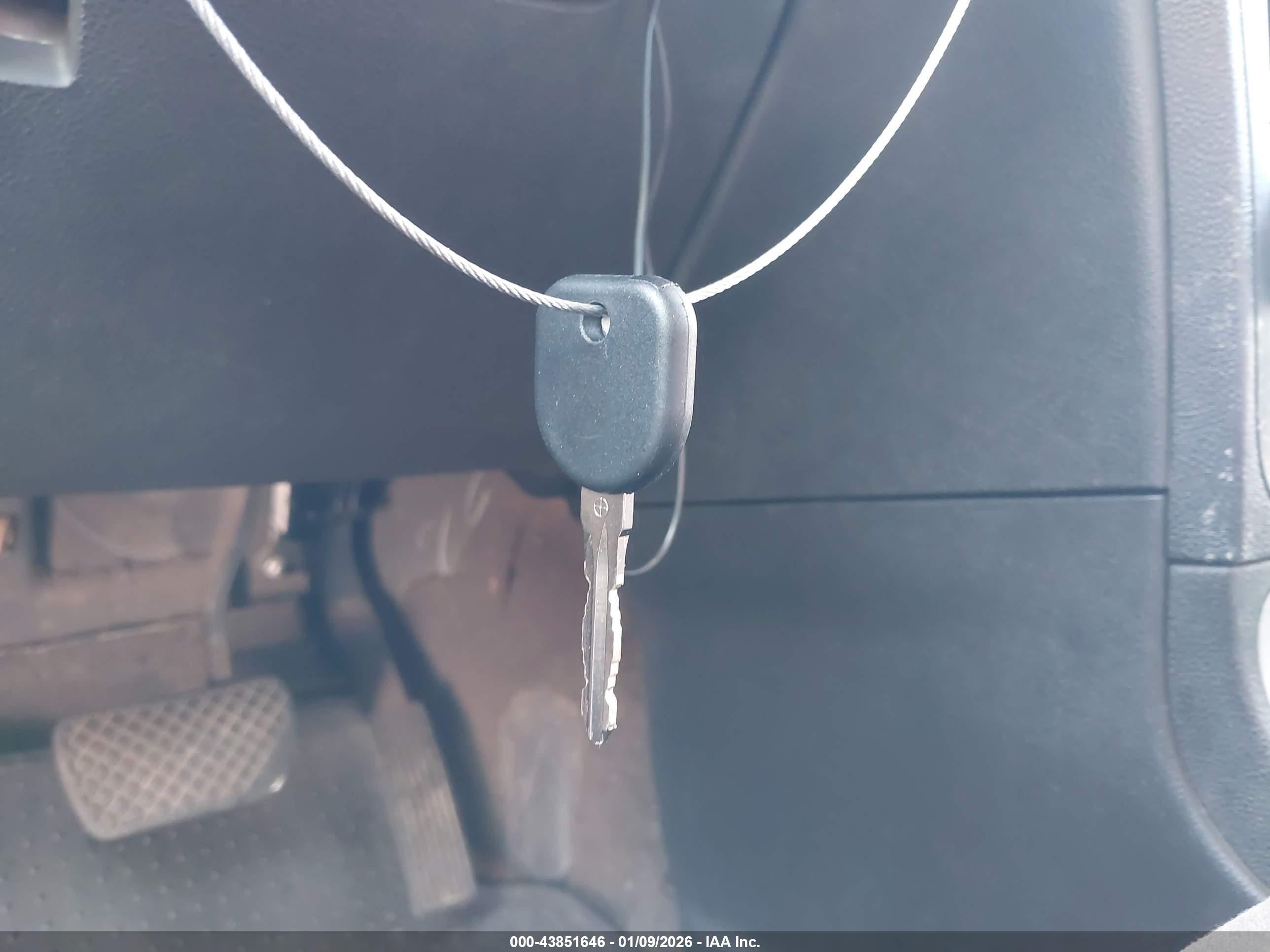 CHEVROLET HHR image 11