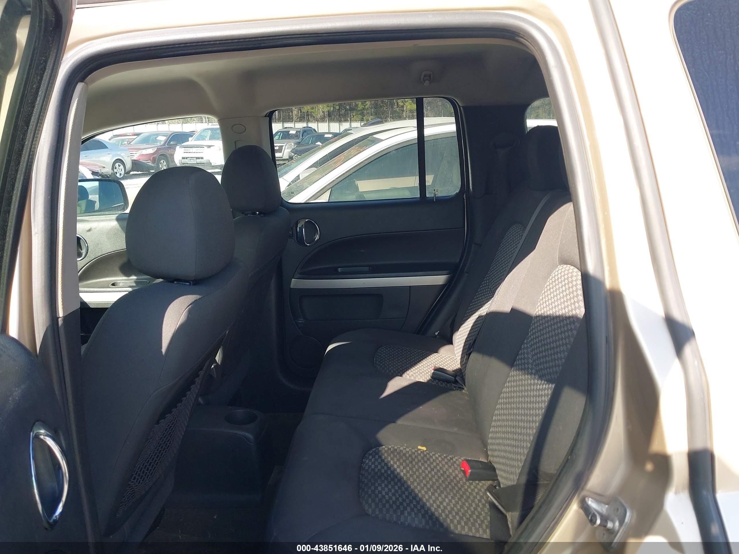 CHEVROLET HHR image 8