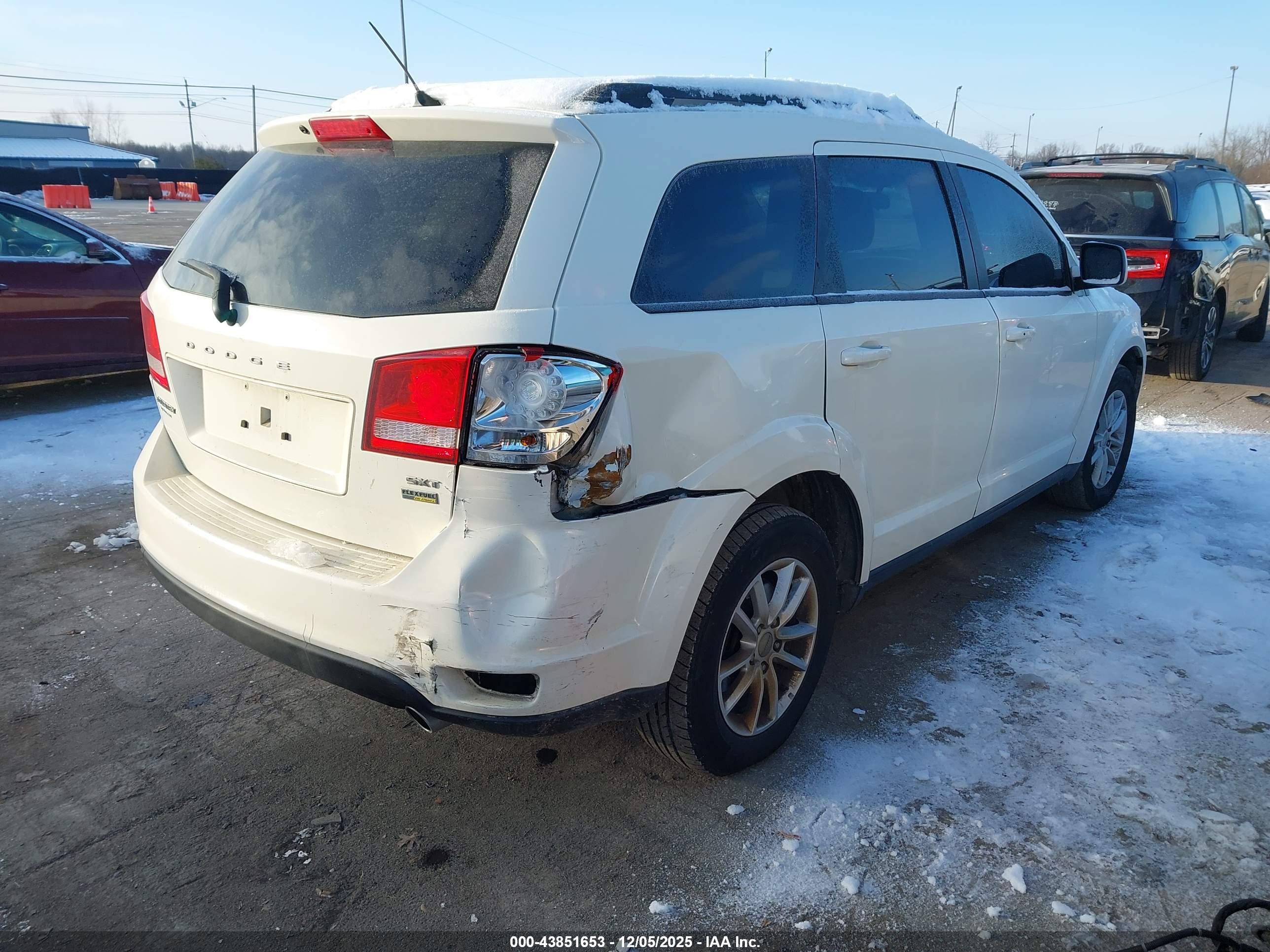 DODGE JOURNEY image 4