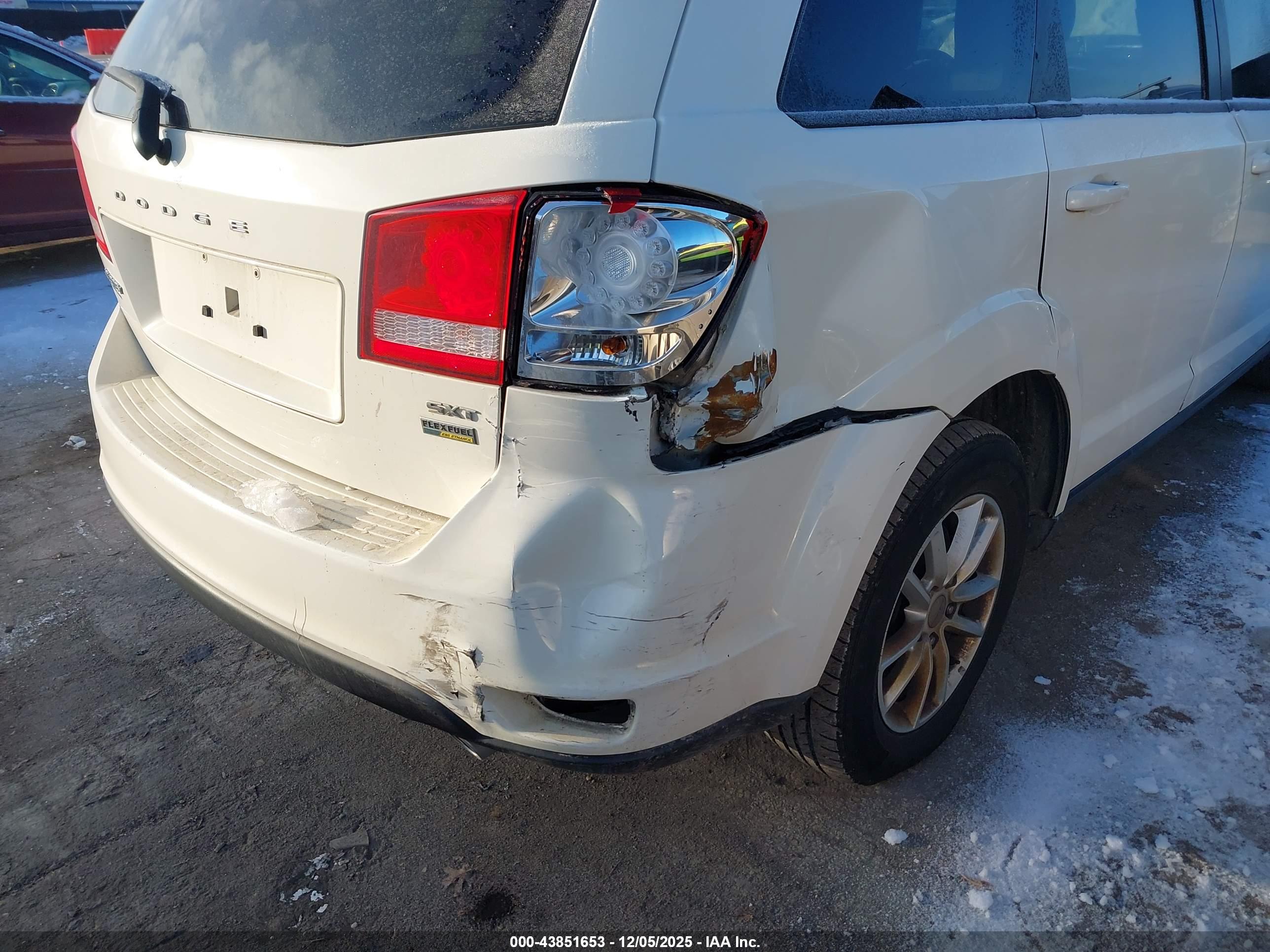 DODGE JOURNEY image 6