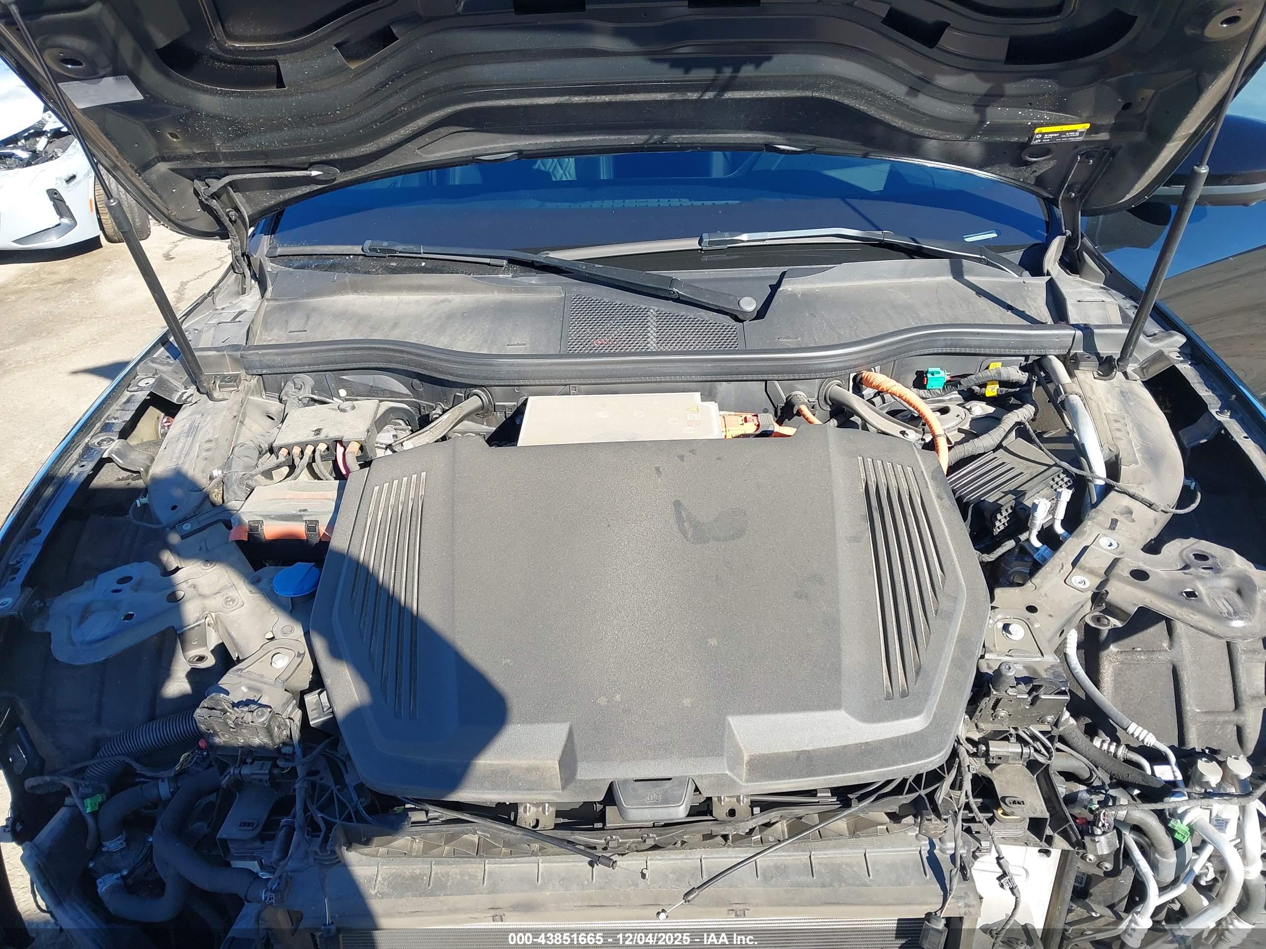AUDI E-TRON image 10
