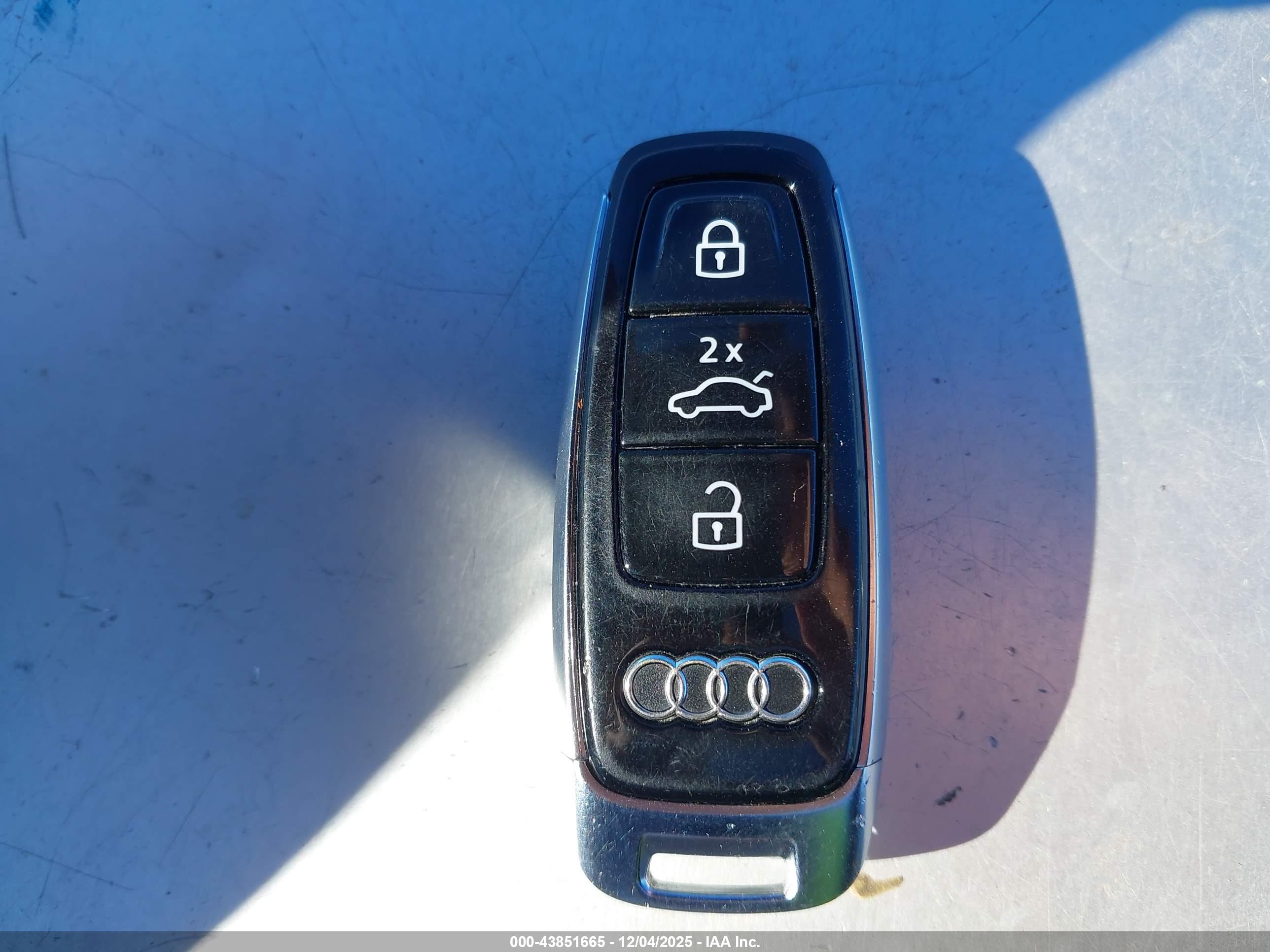 AUDI E-TRON image 11