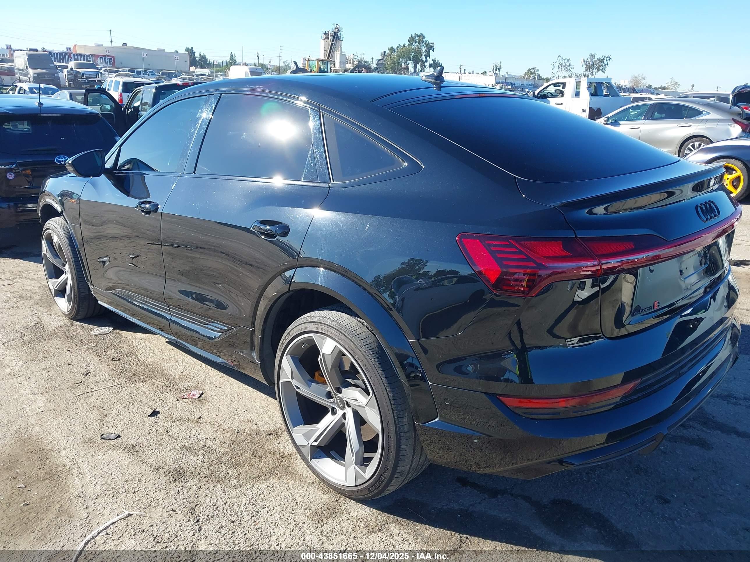 AUDI E-TRON image 3