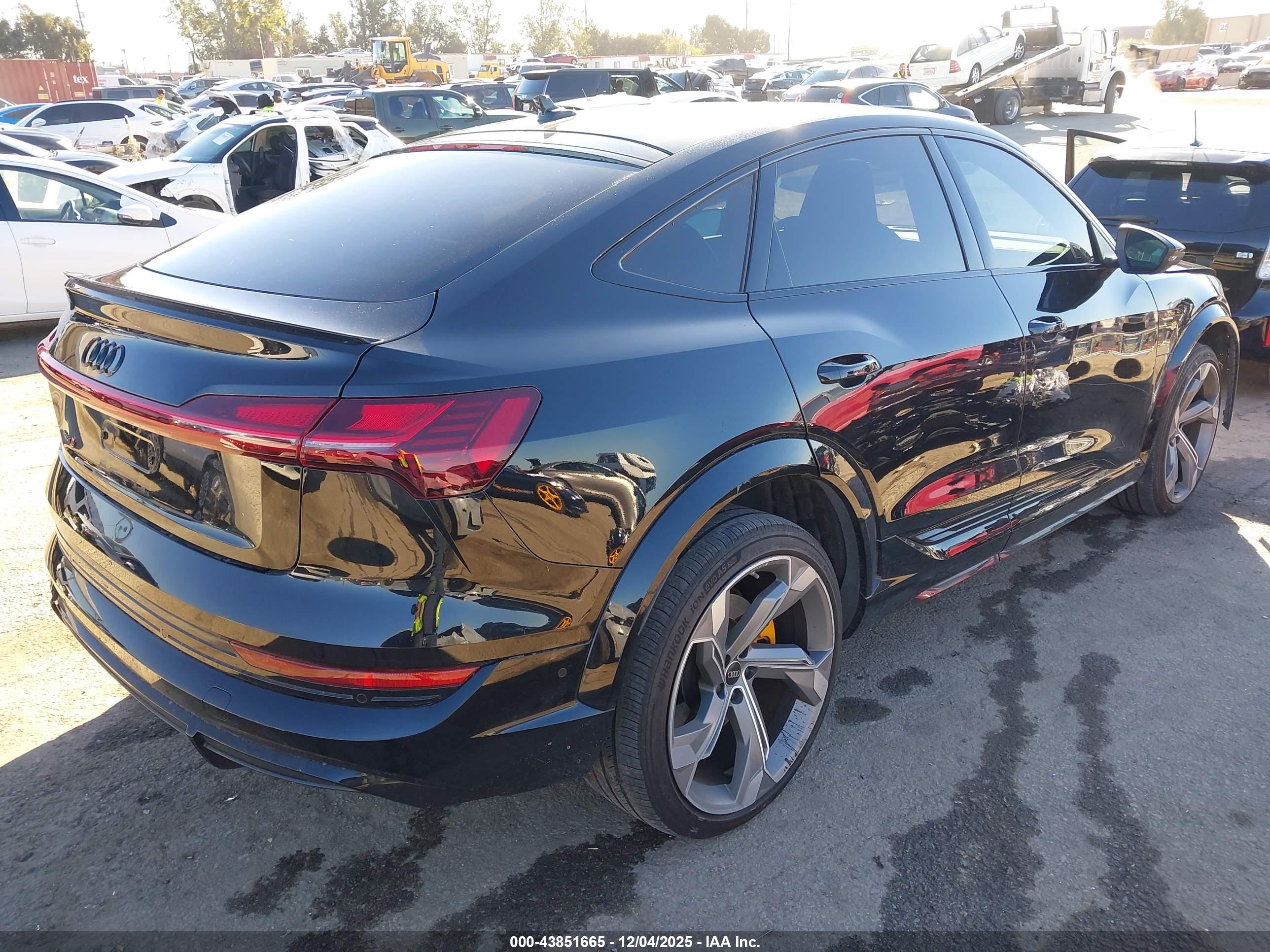 AUDI E-TRON image 4