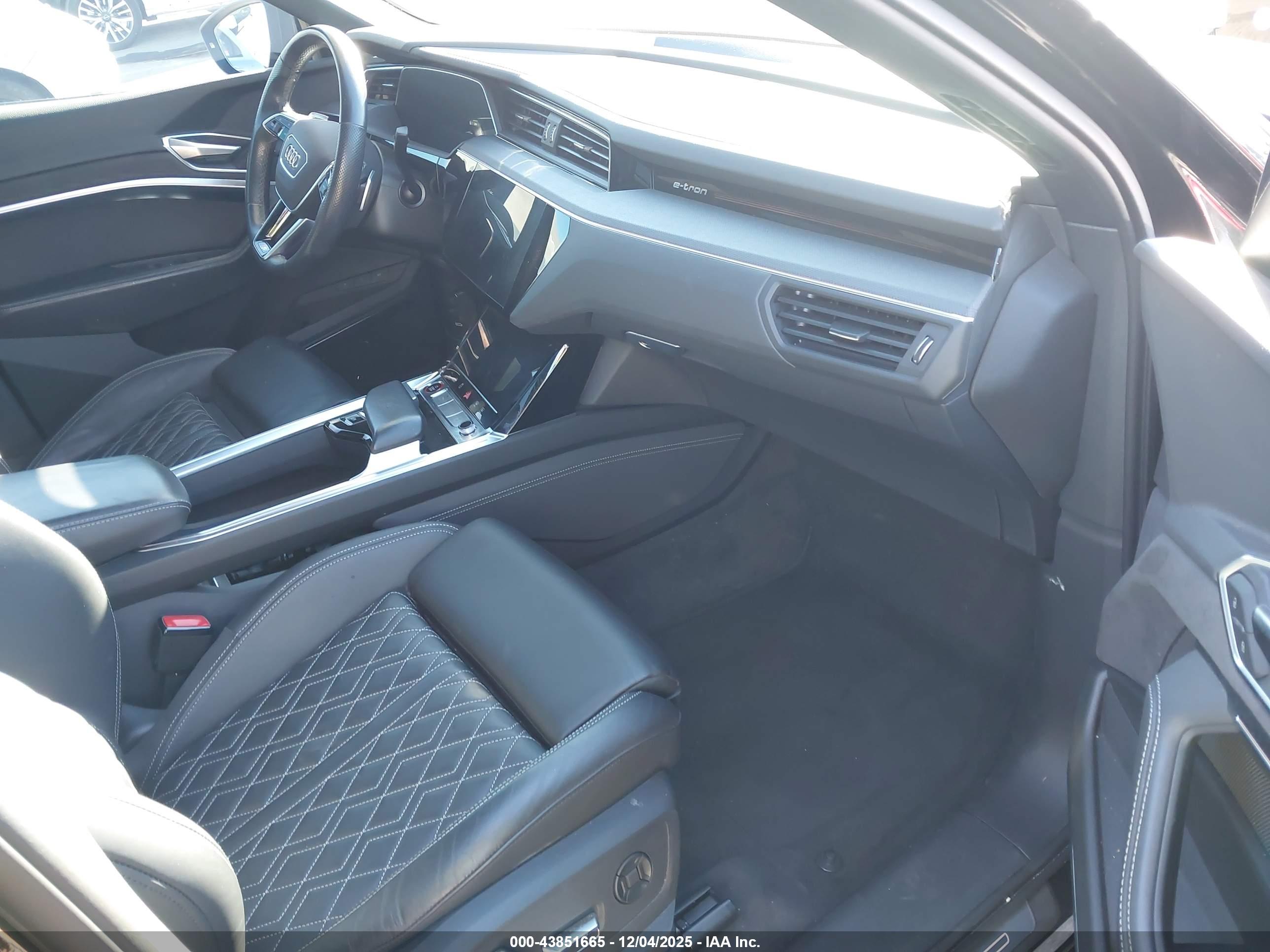 AUDI E-TRON image 5