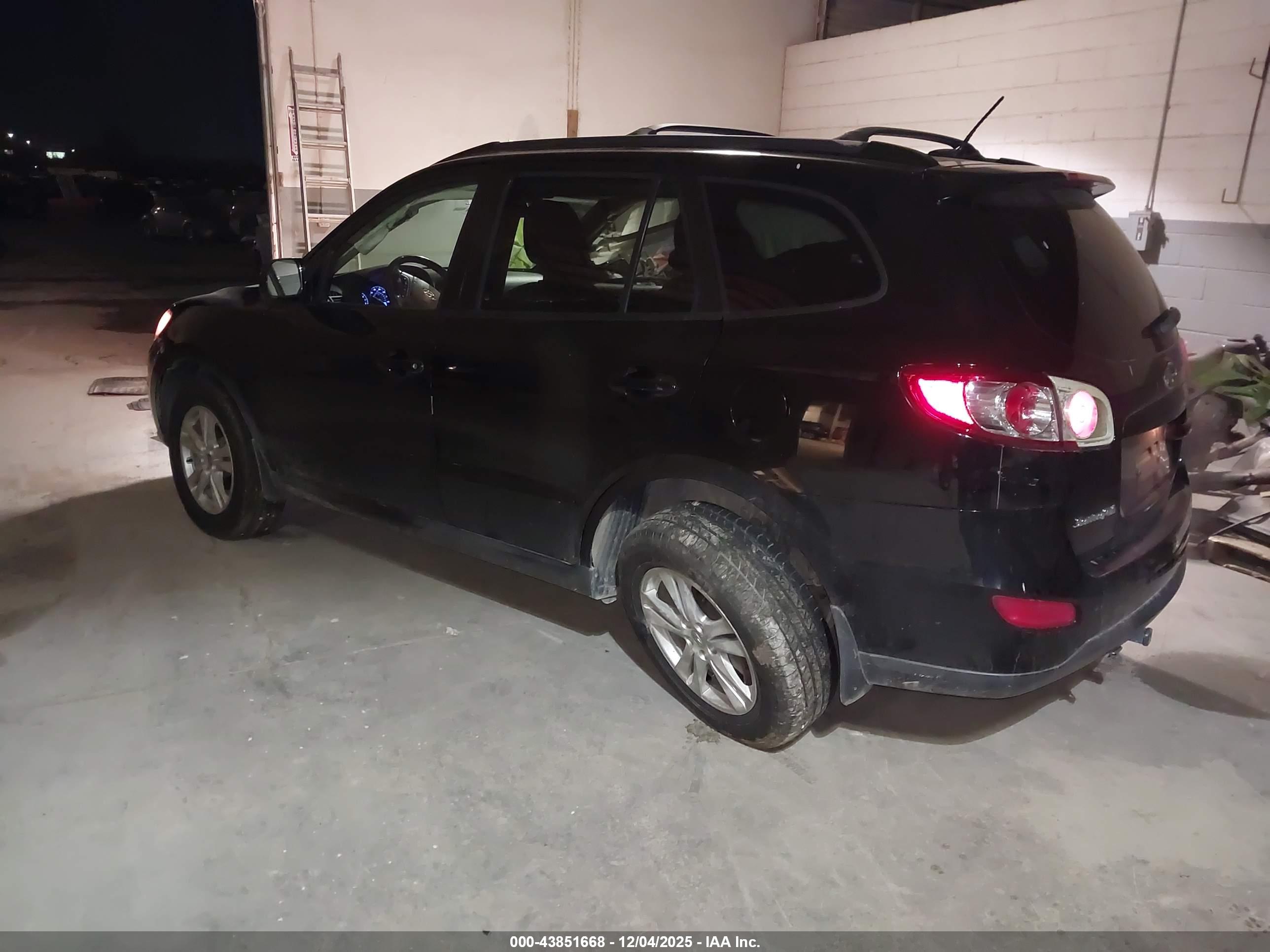 HYUNDAI SANTA image 3
