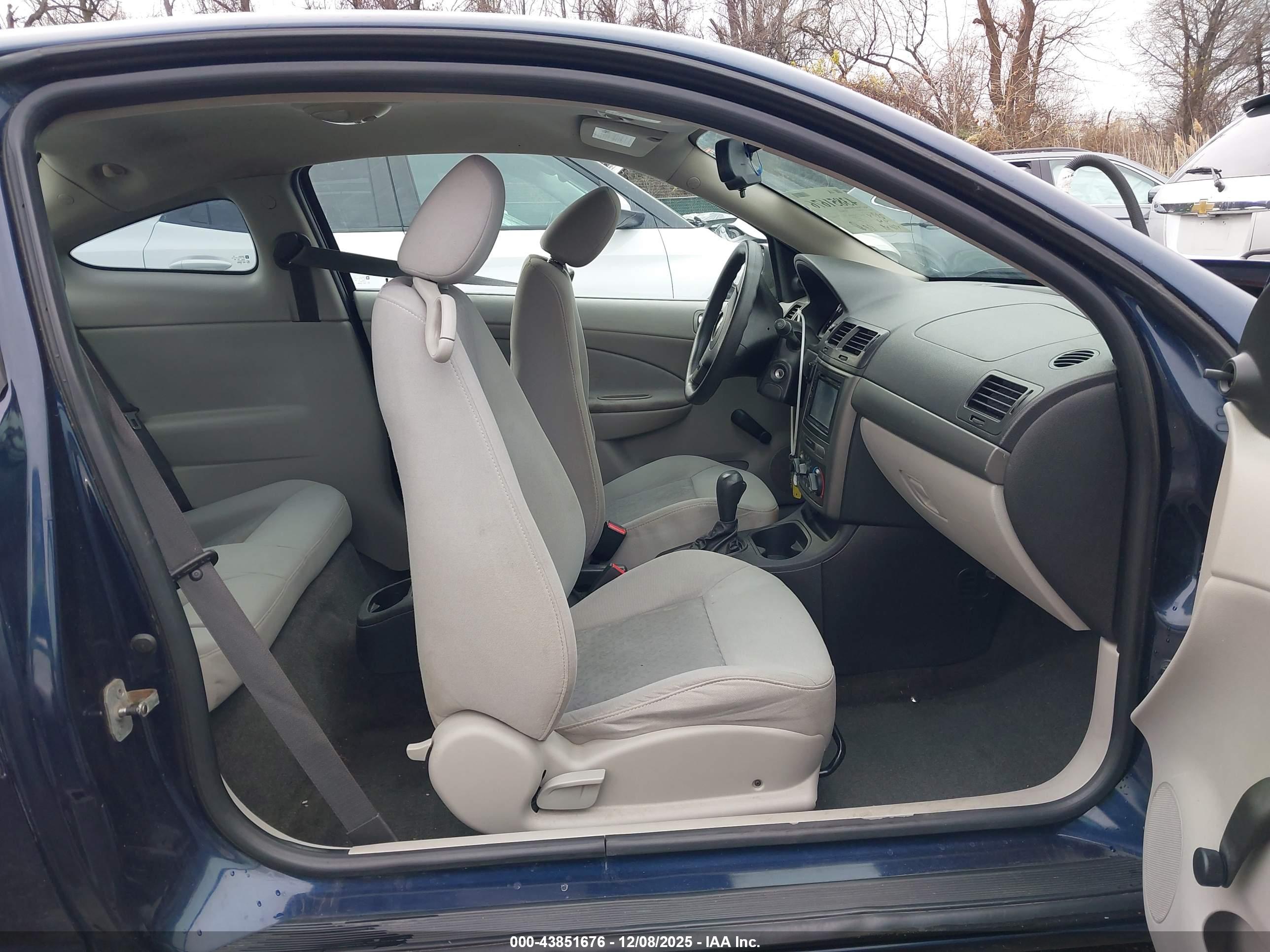 CHEVROLET COBALT image 5