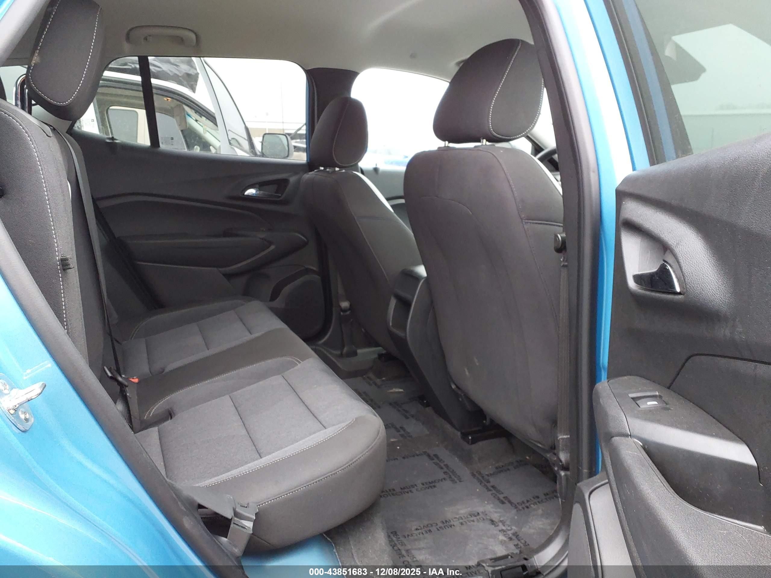 CHEVROLET TRAX image 8