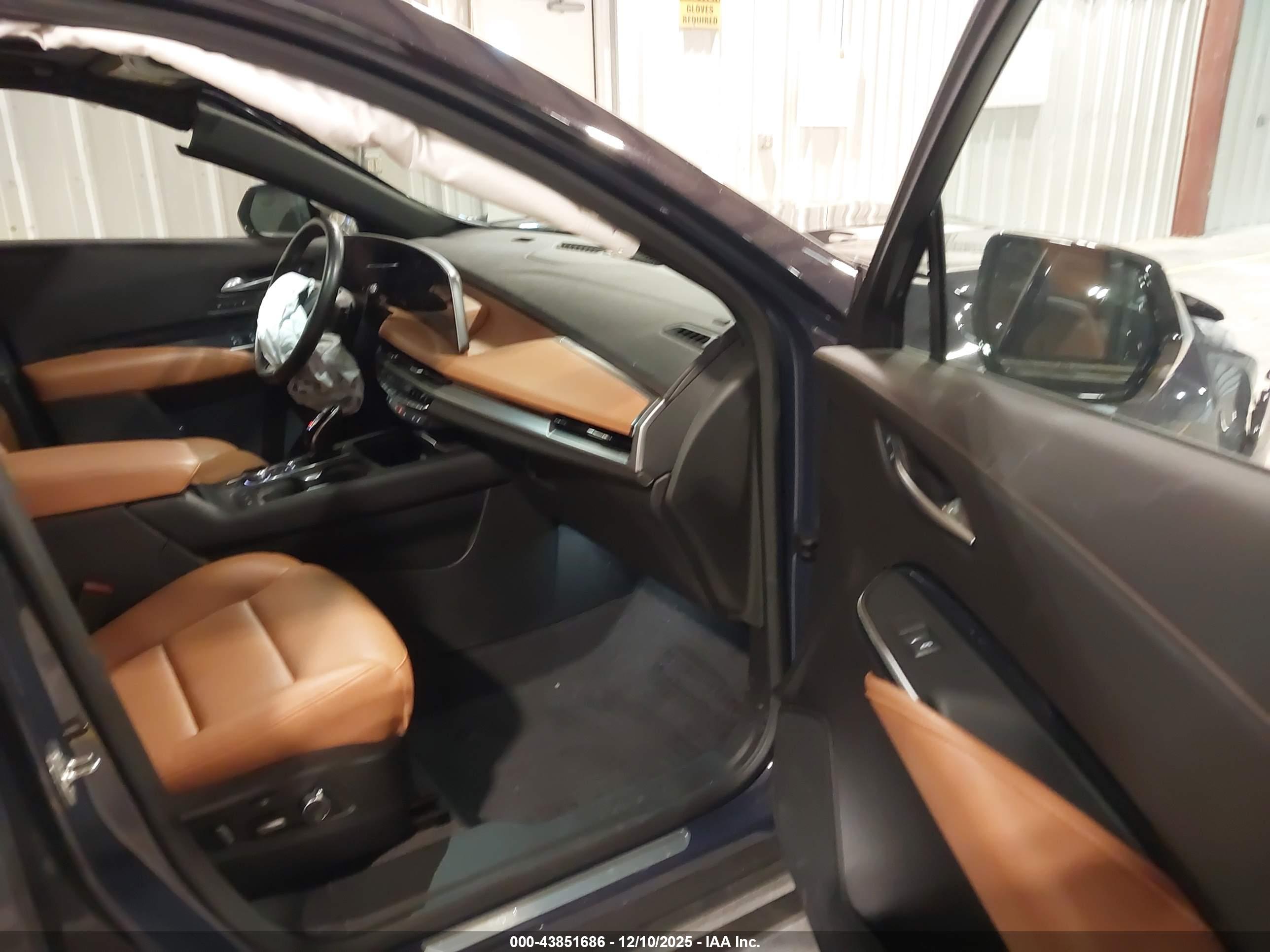 CADILLAC XT4 image 5