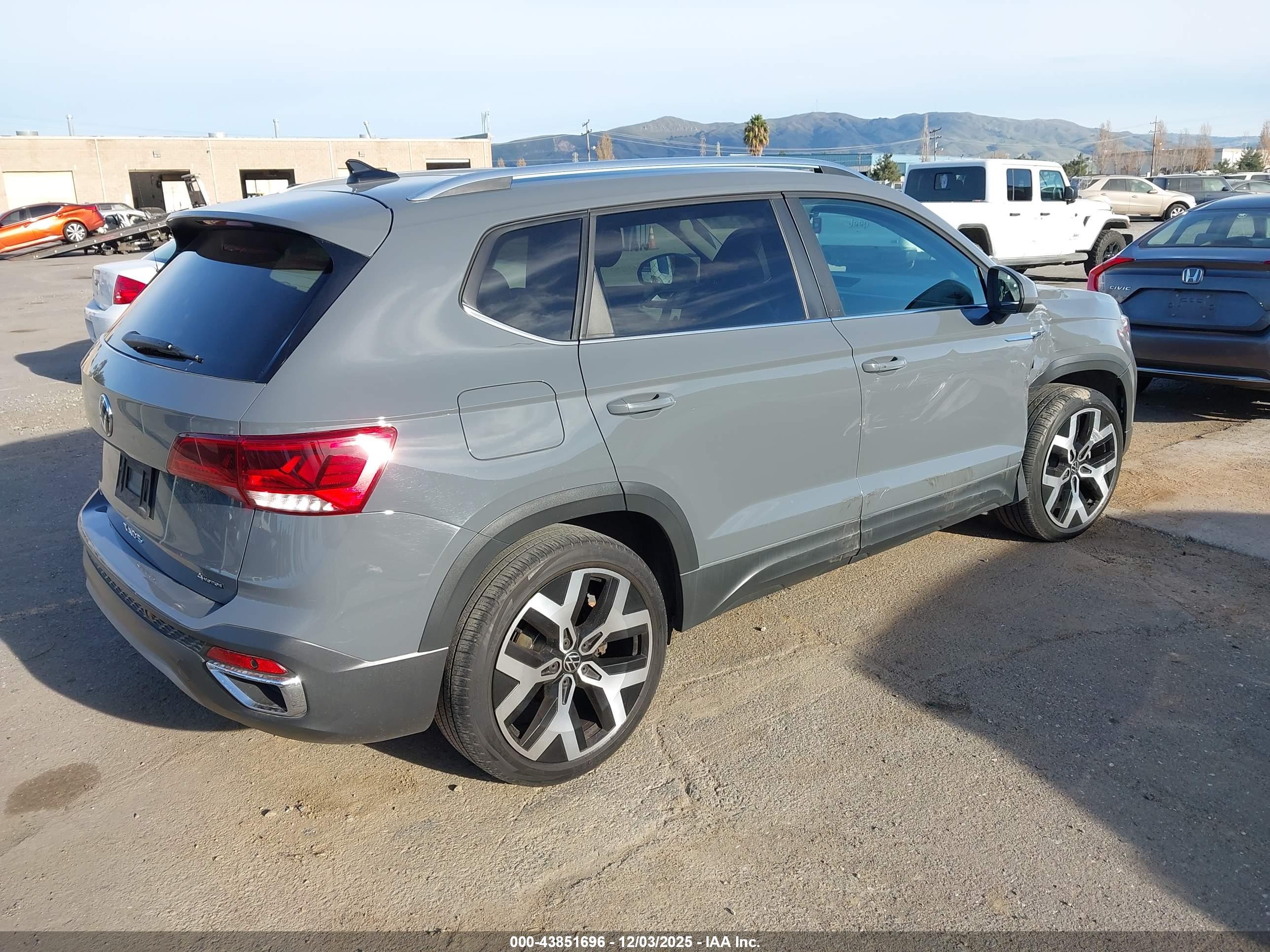 VOLKSWAGEN TAOS image 4