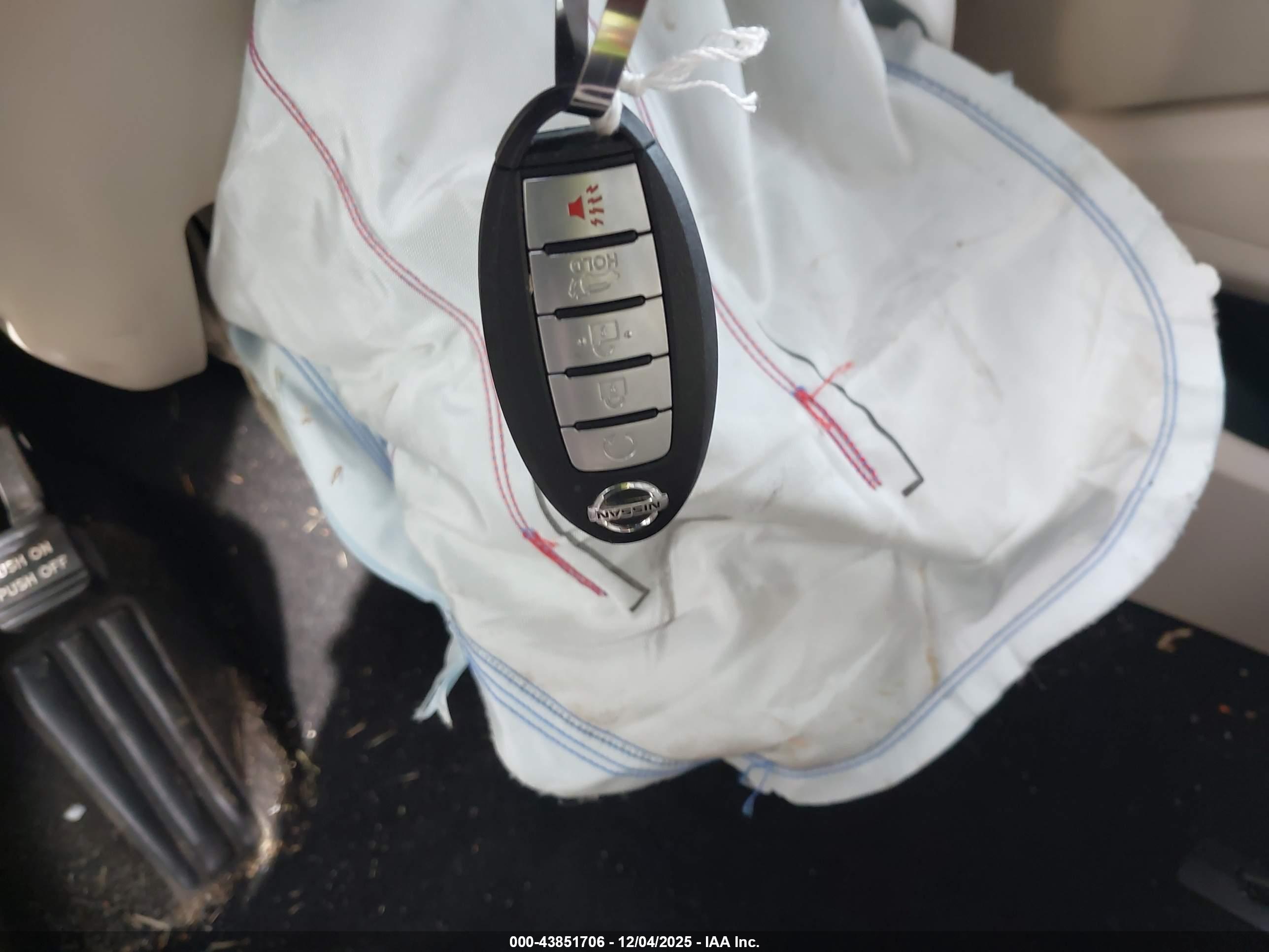 NISSAN MURANO image 11