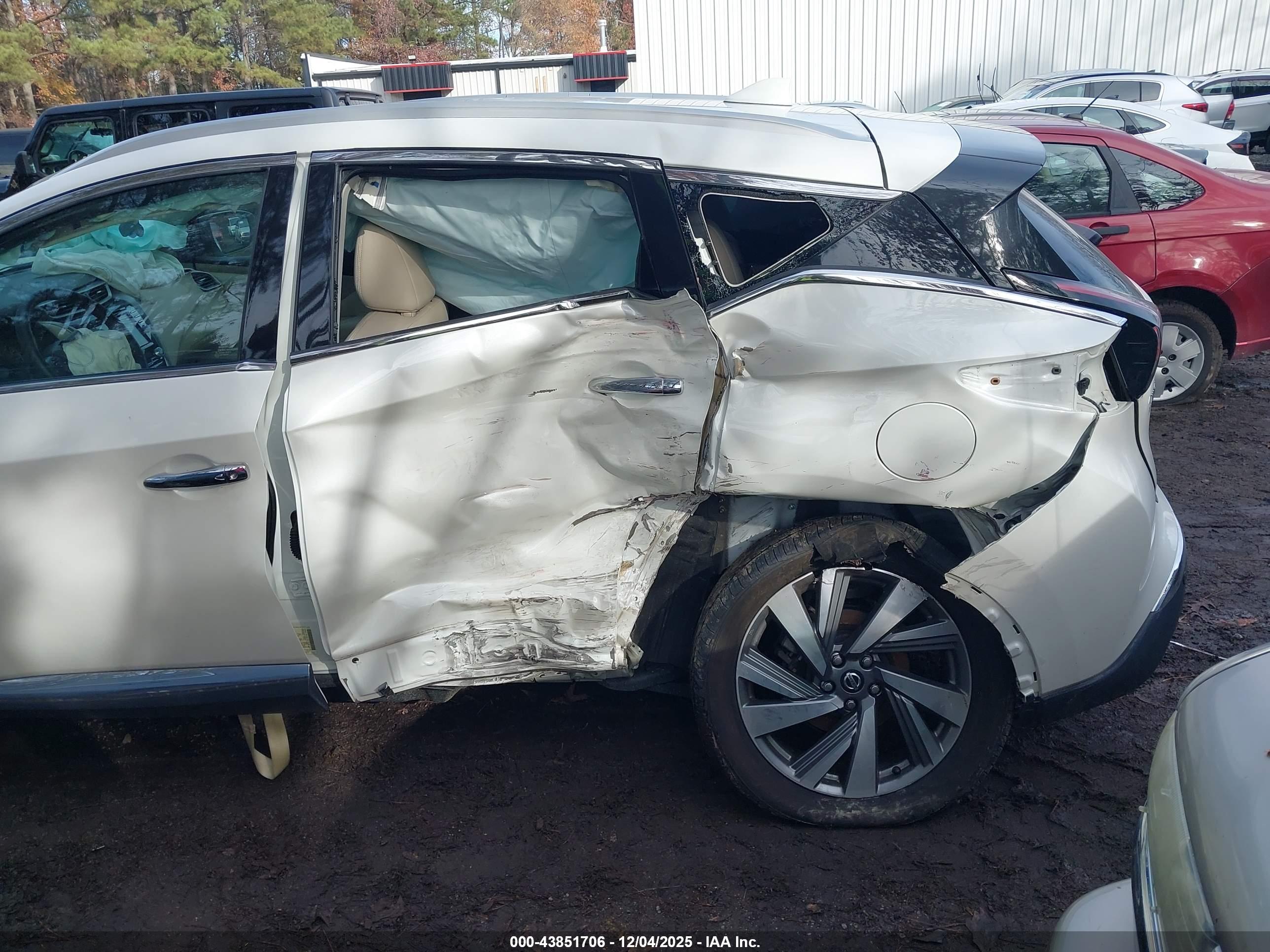 NISSAN MURANO image 6