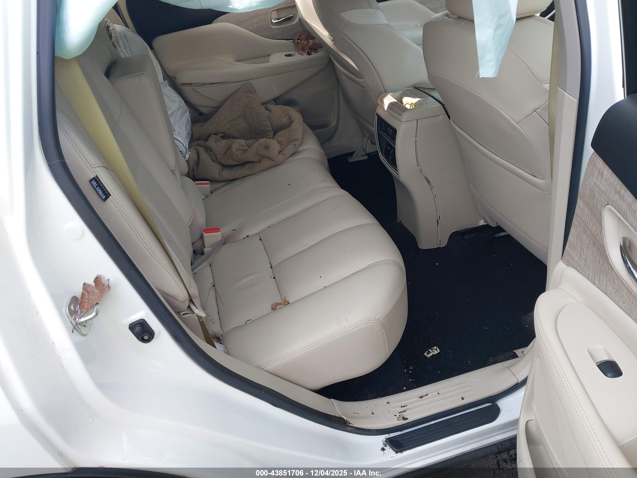NISSAN MURANO image 8