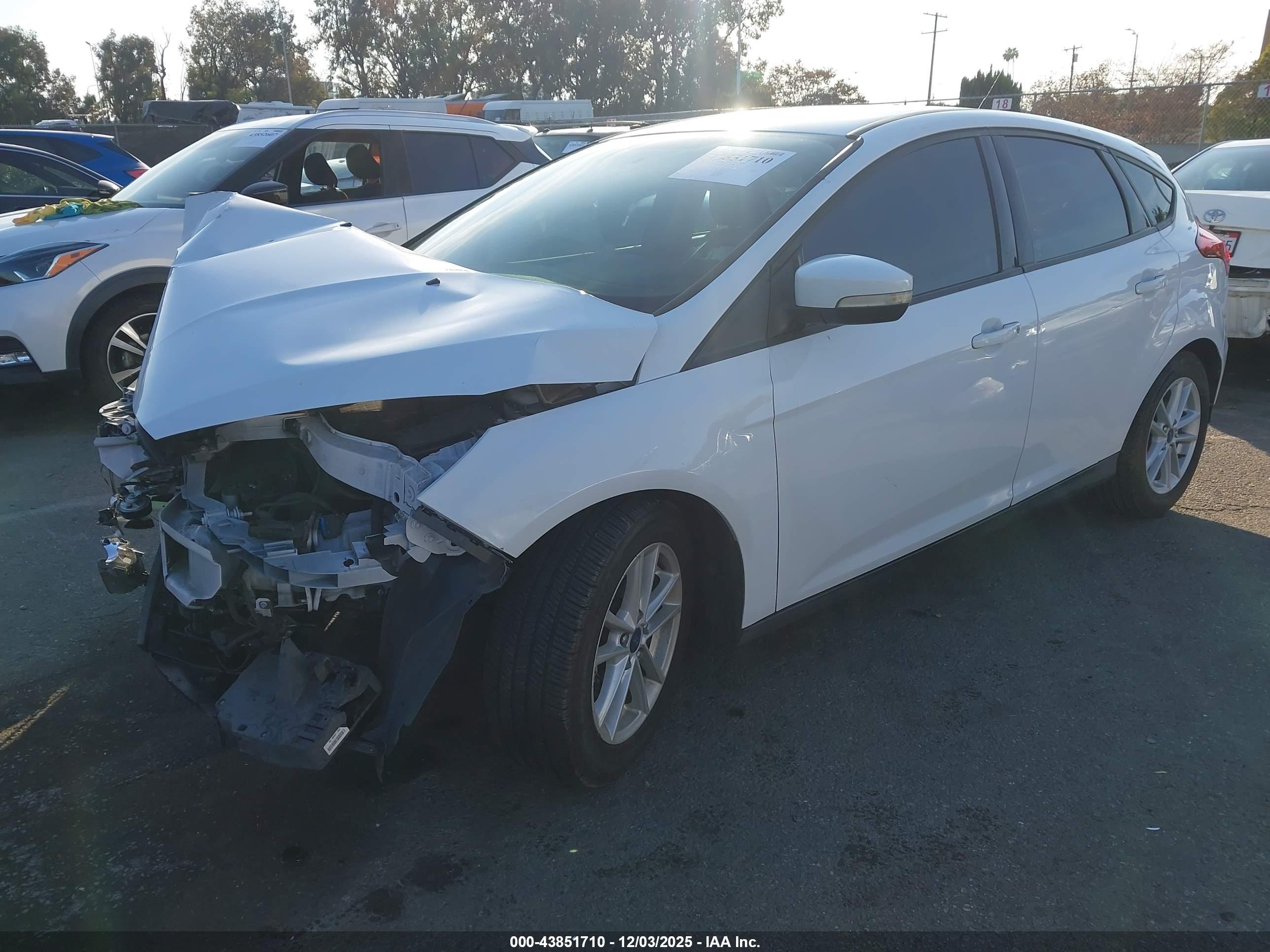 FORD FOCUS image 2