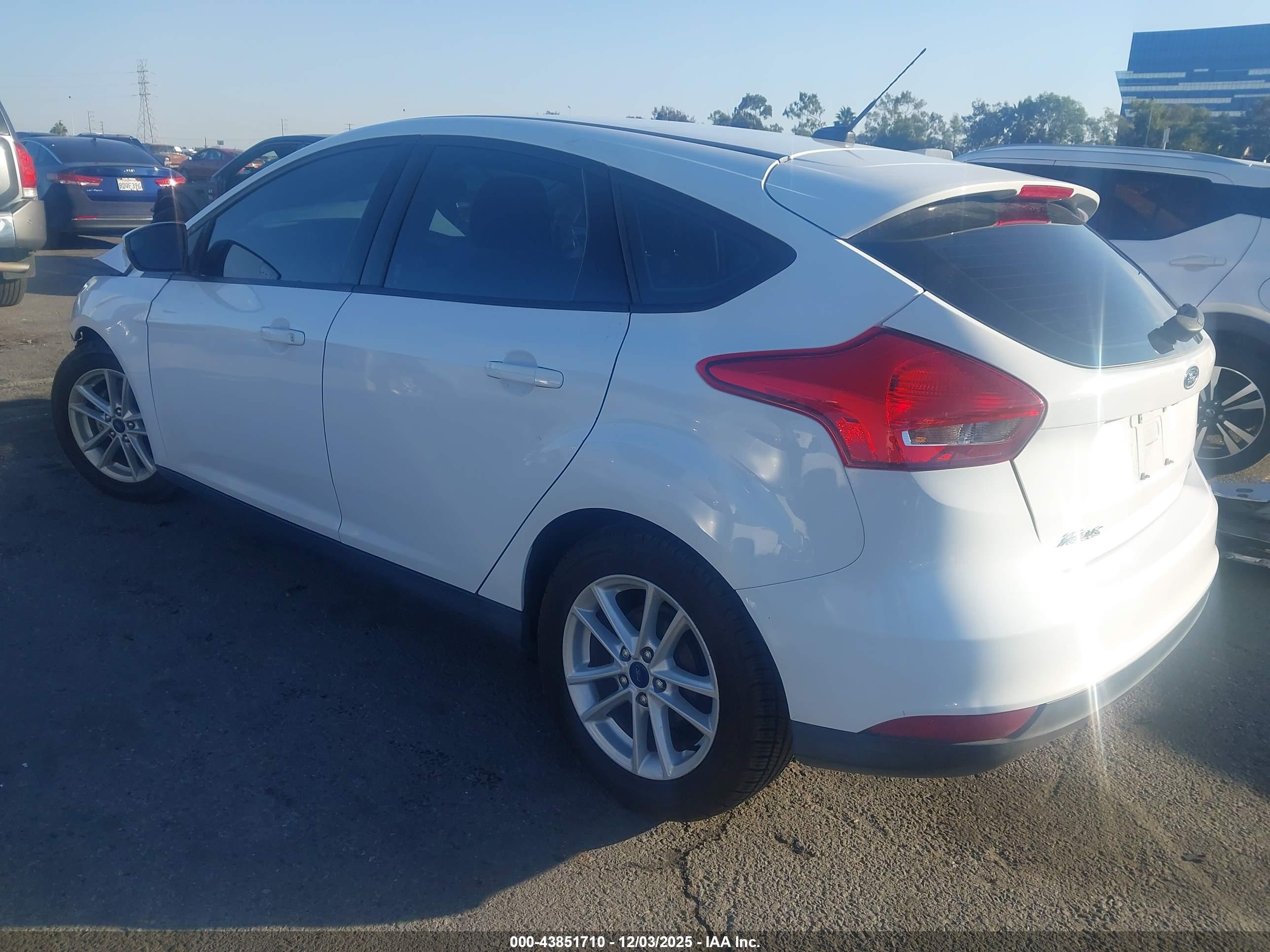FORD FOCUS image 3